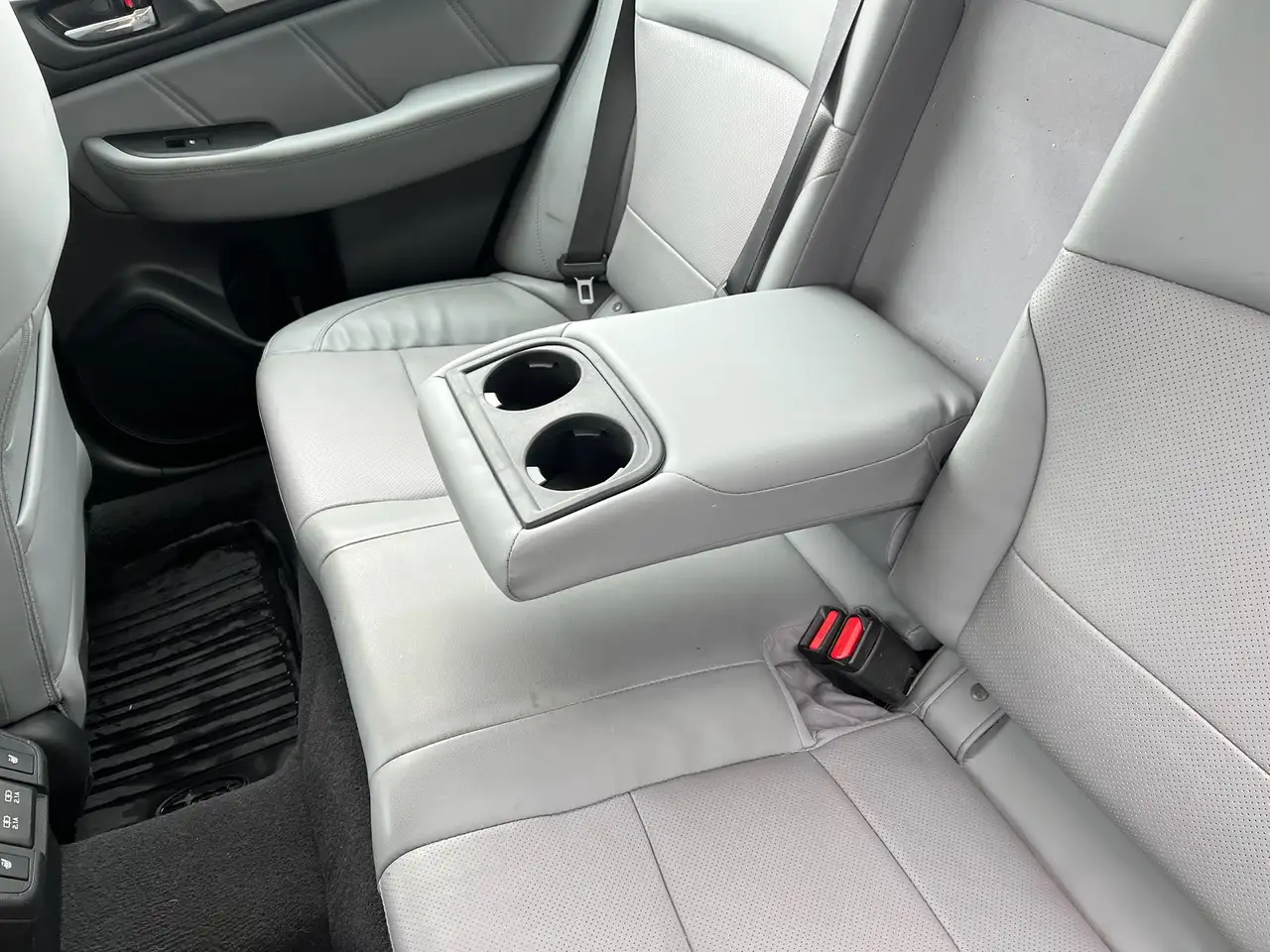 Subaru Legacy снимка Subaru Legacy