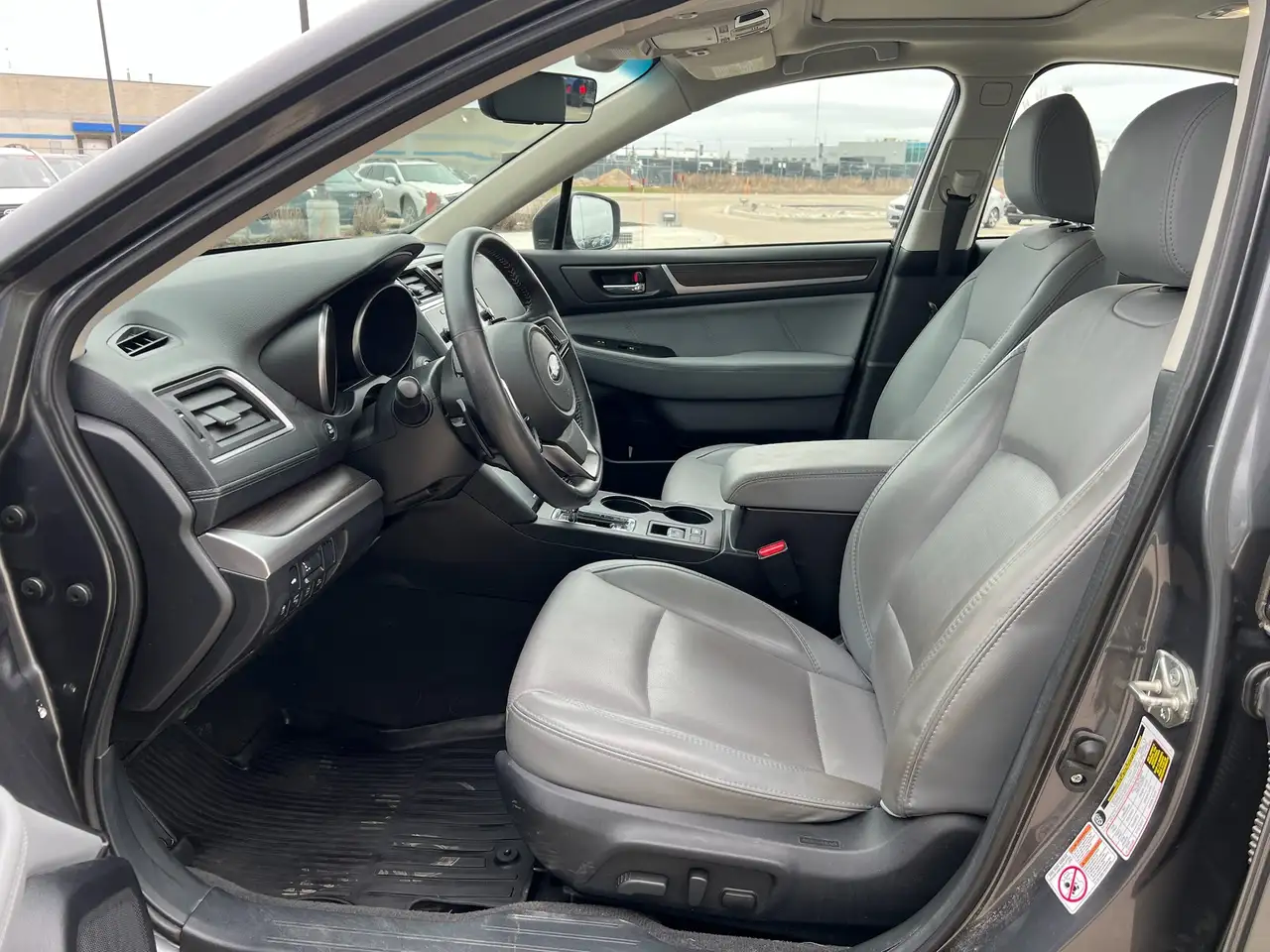 Subaru Legacy снимка Subaru Legacy
