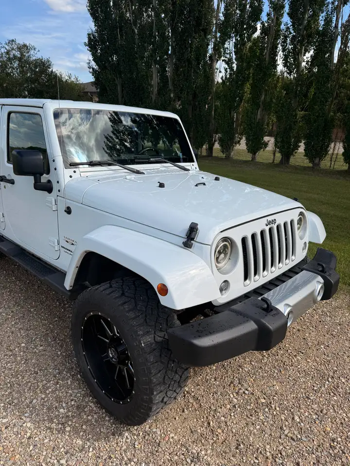 Jeep Wrangler снимка Jeep Wrangler