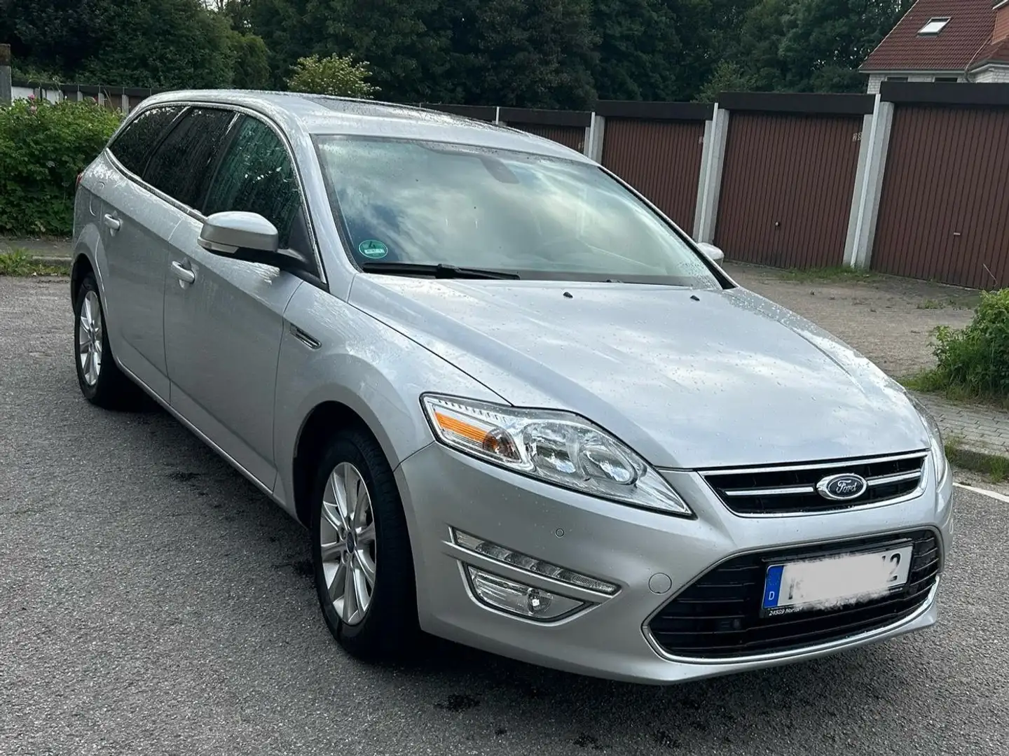 Ford Mondeo Mondeo Turnier Turnier 1.6 EcoBoost Start-Stopp Tr Silber - 1
