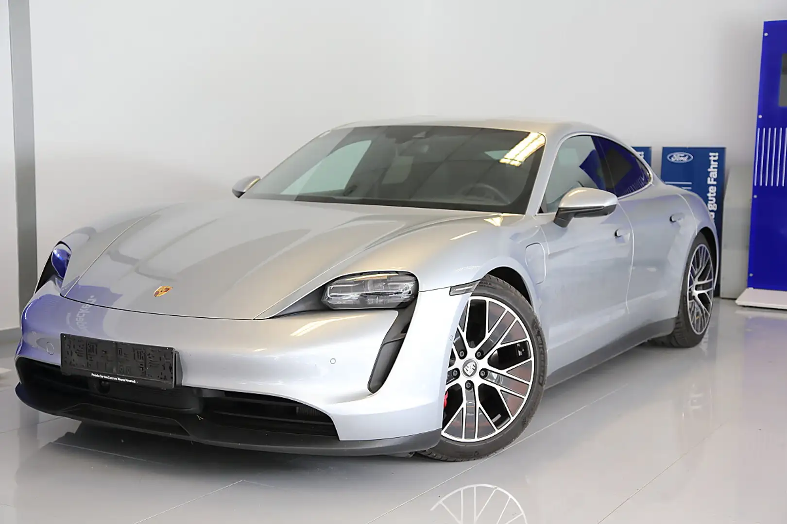 Porsche Taycan 4S Plus 83,7kWh Silber - 2