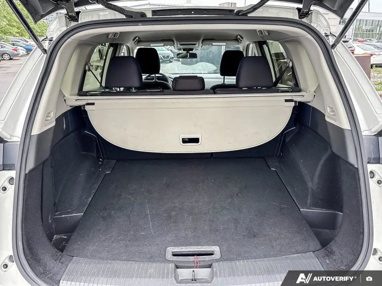 Nissan Rogue снимка Nissan Rogue