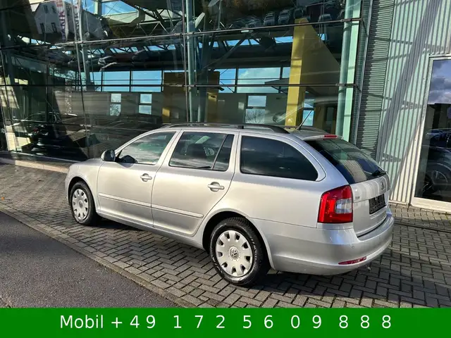 Skoda Octavia view 4