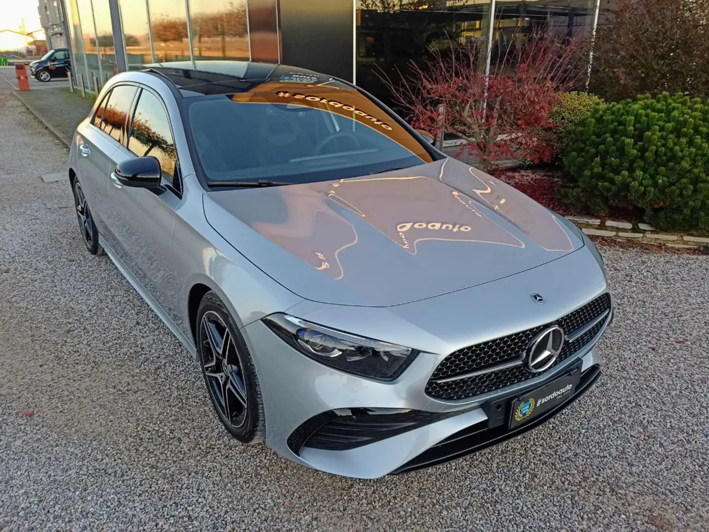 Mercedes-Benz A 180 d Automatic AMG Line Premium Plateado - 2