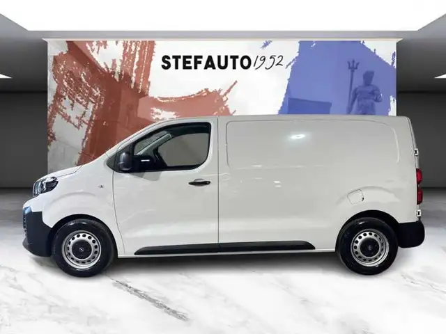 Opel Vivaro view 3
