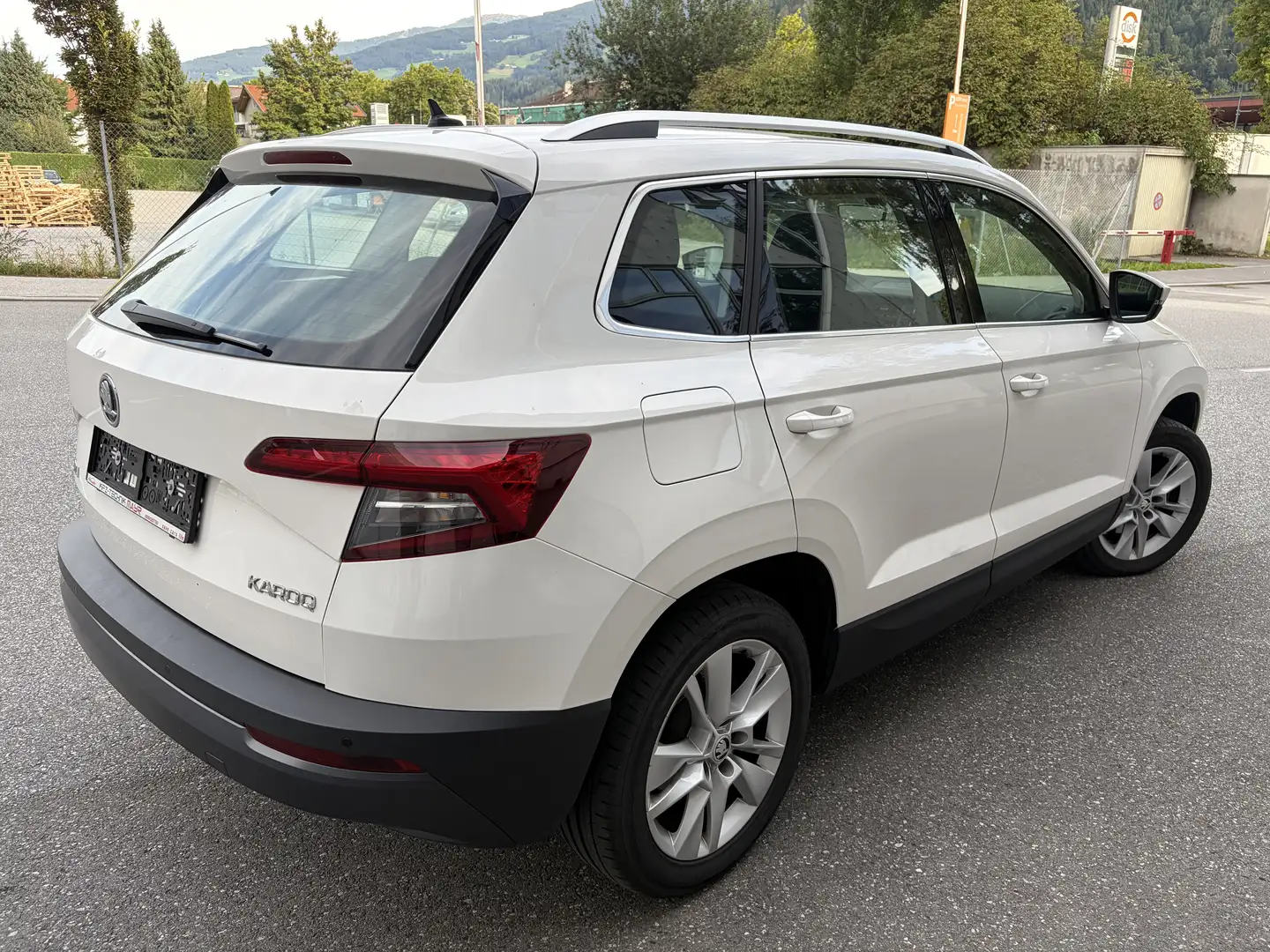 Skoda Karoq Skoda Karoq 1,6 TDI   Ambition  ++ACC Tempomat ++F Weiß - 2