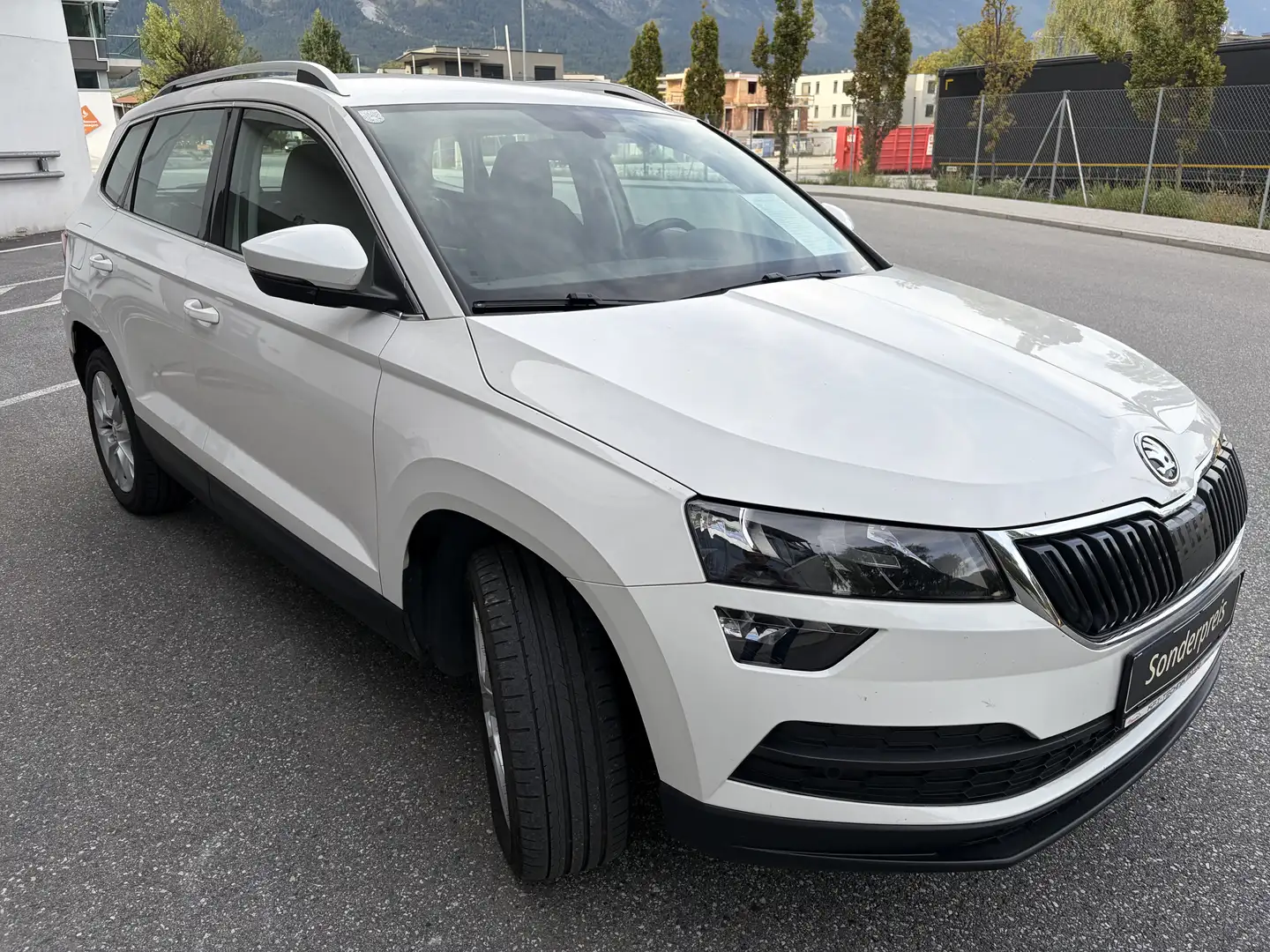 Skoda Karoq Skoda Karoq 1,6 TDI   Ambition  ++ACC Tempomat ++F Weiß - 1