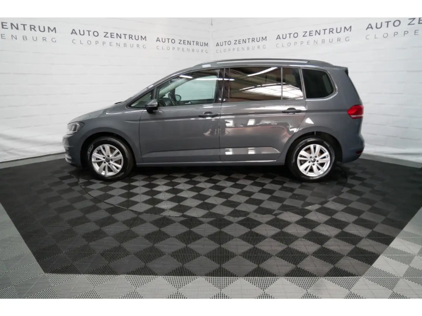 Volkswagen Touran Comf 2.0 TDI Navi+Virtual+Alcant+7-Sitzer Gris - 2