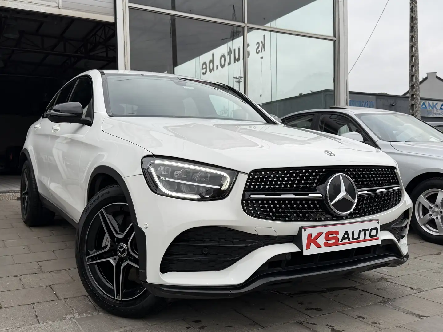 Mercedes-Benz GLC 200 COUPE (EU6AP)/82.487KM/** PACK AMG**/FULL OPTIONS Weiß - 2