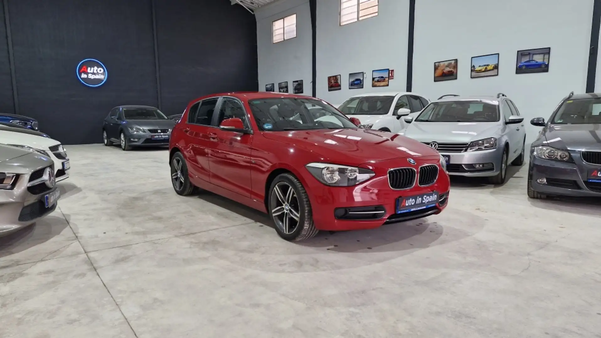 BMW 116 116i Essential Plus Edition Rouge - 1