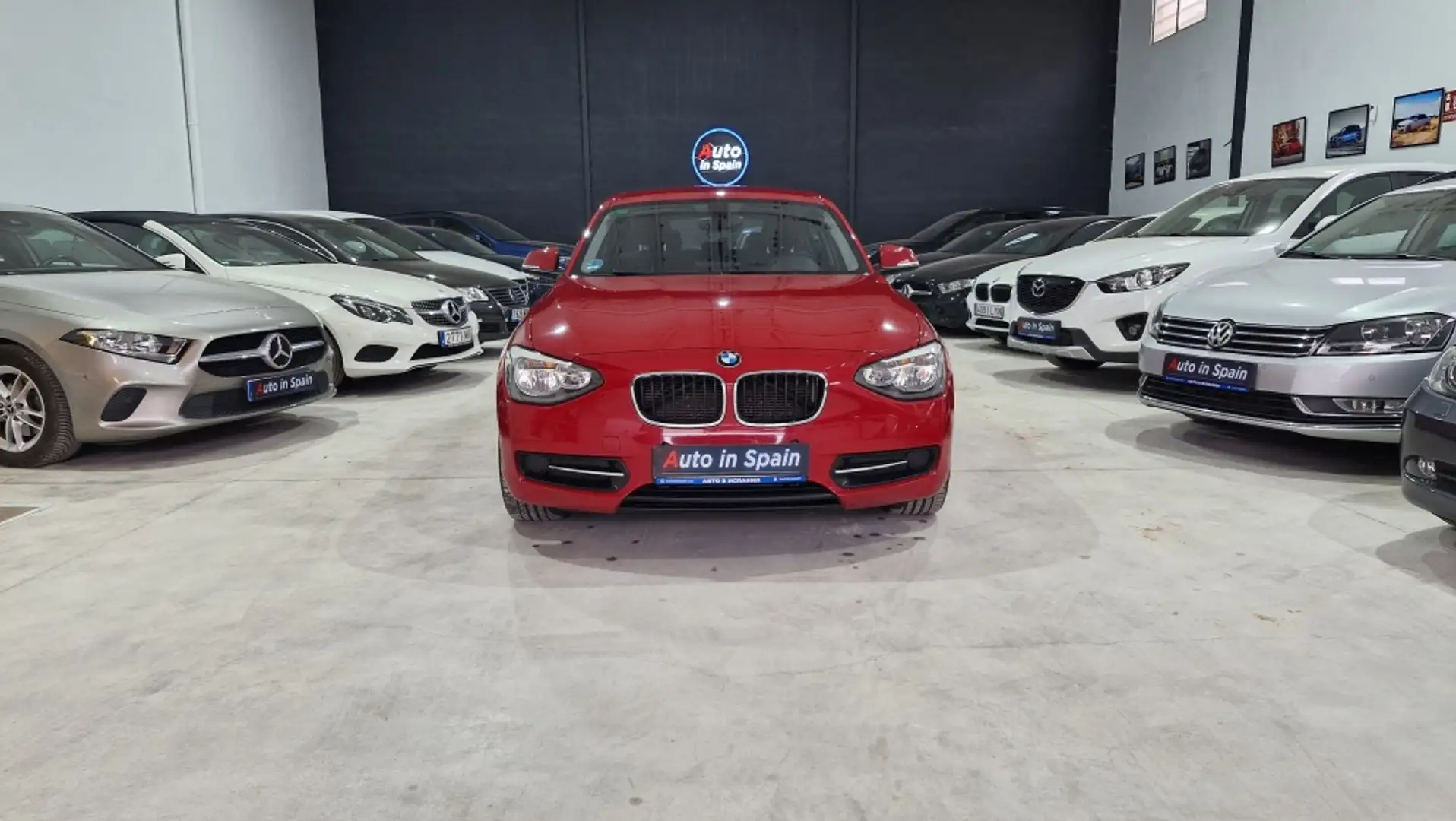 BMW 116 116i Essential Plus Edition Rouge - 2