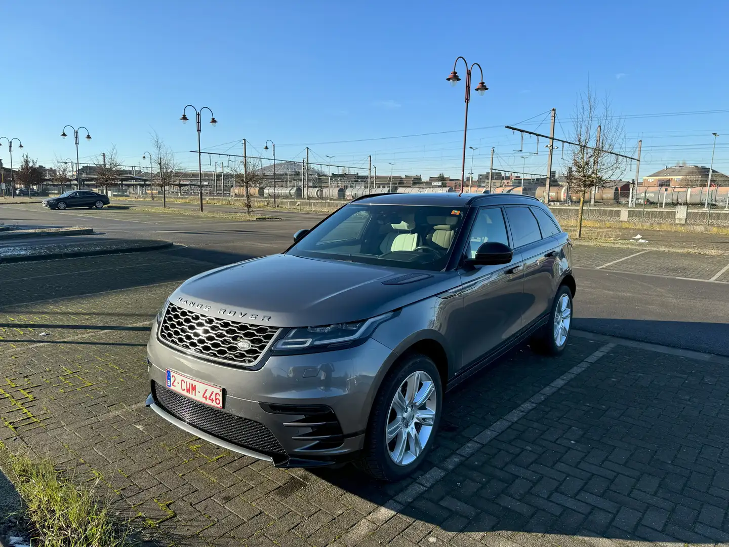 Land Rover Range Rover Velar Velar 2.0 TD4 R-Dynamic Grijs - 2