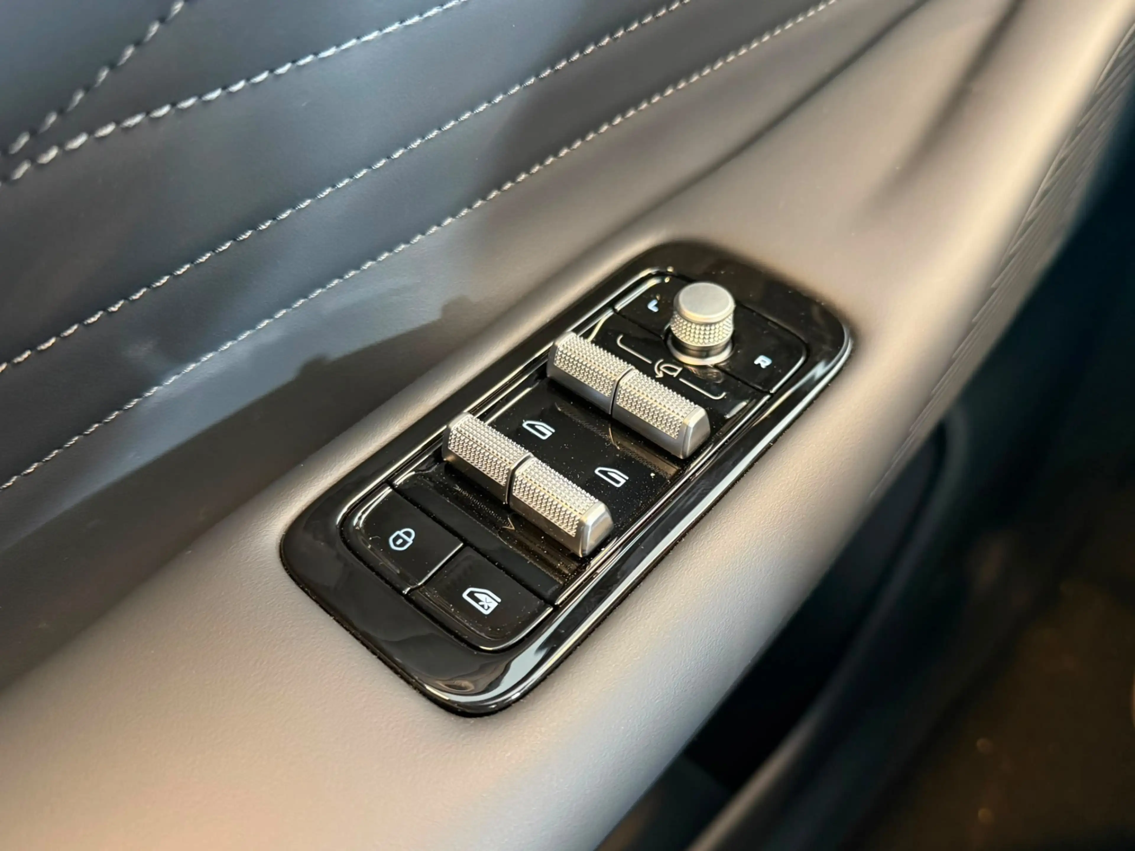 Geely Starray EM-i 1.5 Max+ GLOEDNIEUW | 360 Camera | Plug-in Hybrid — photo 34