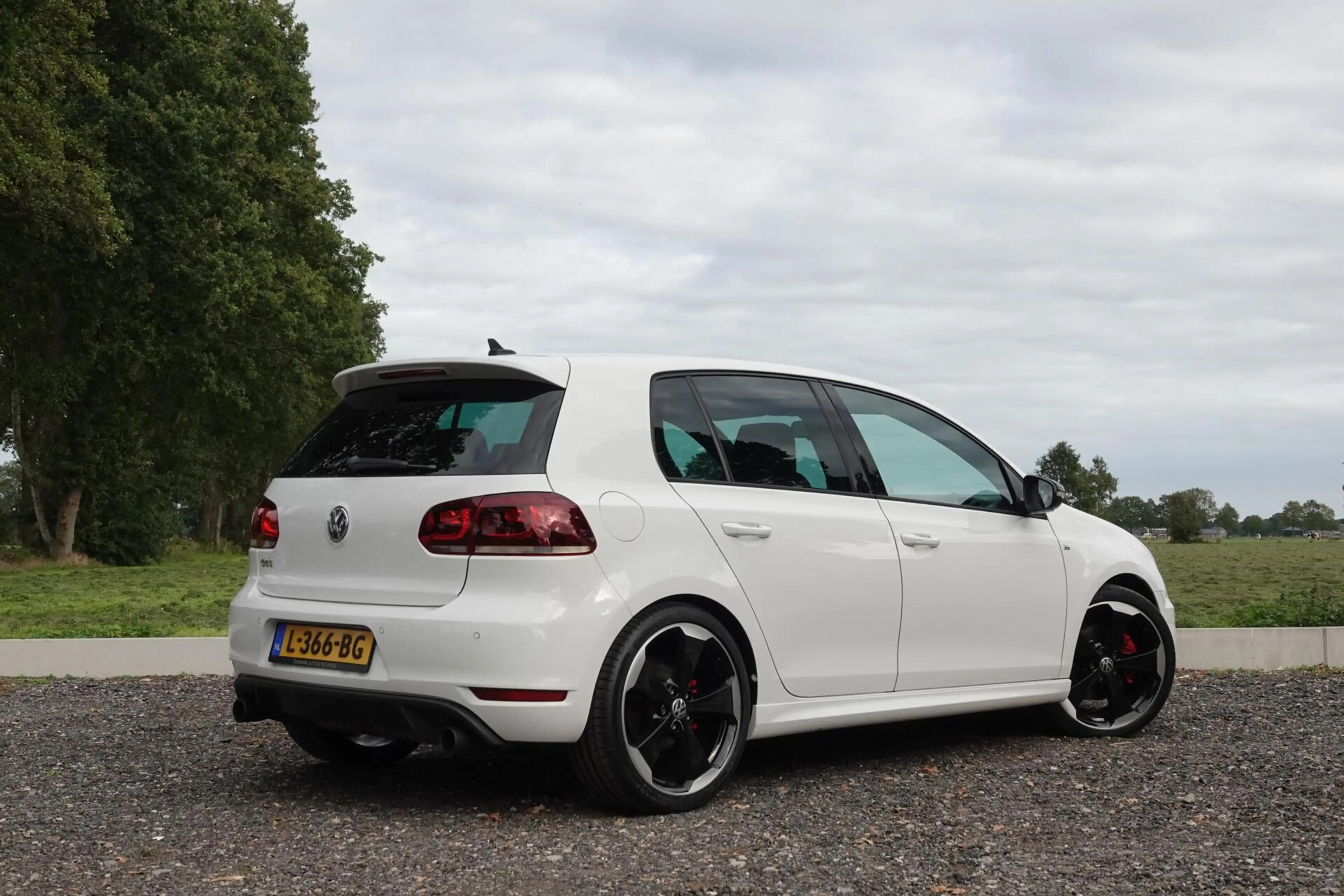 Volkswagen Golf GTI 2.0 Edition 35 TREKHAAK CAMERA DYNAUDIO — photo 2