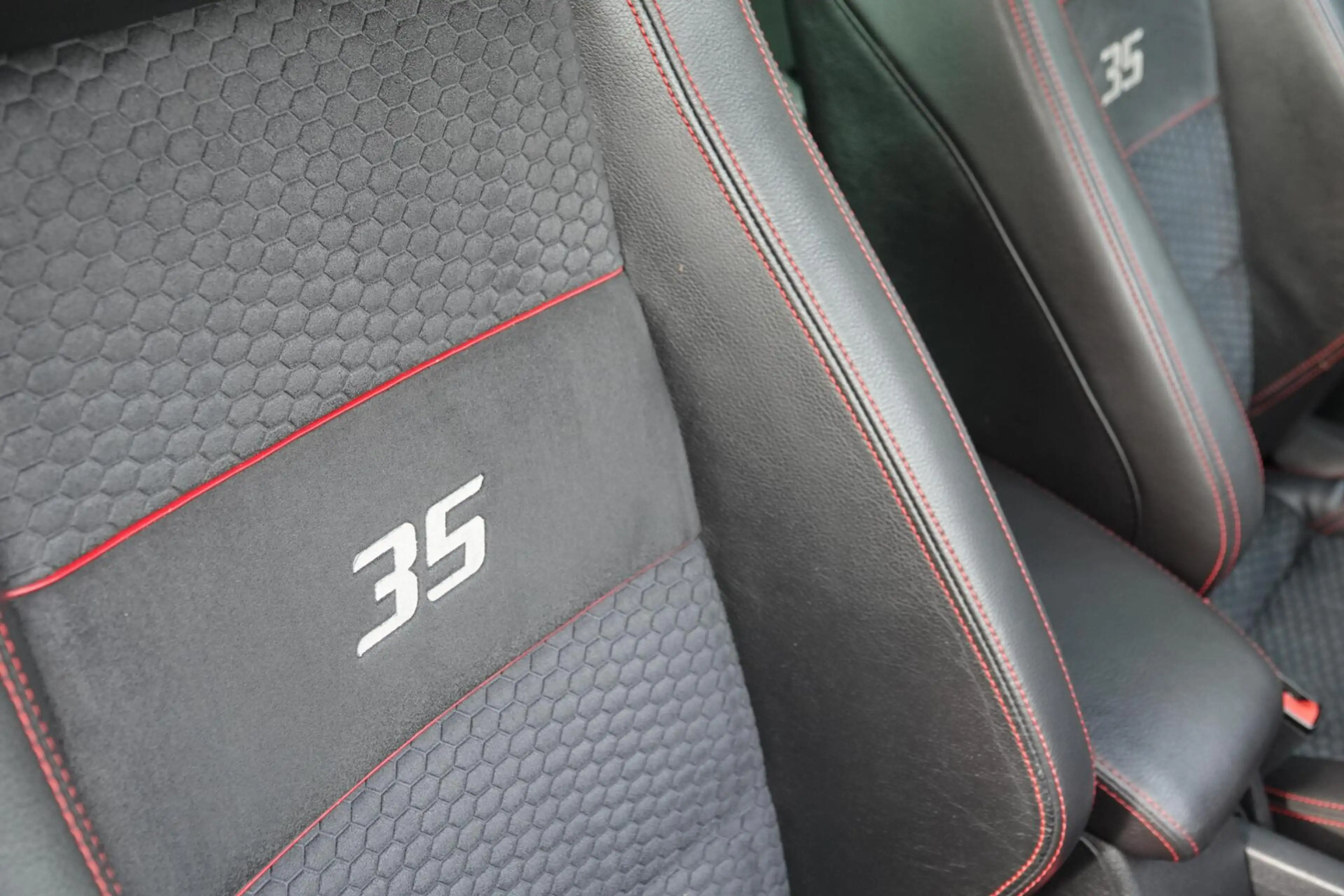 Volkswagen Golf GTI 2.0 Edition 35 TREKHAAK CAMERA DYNAUDIO — photo 38