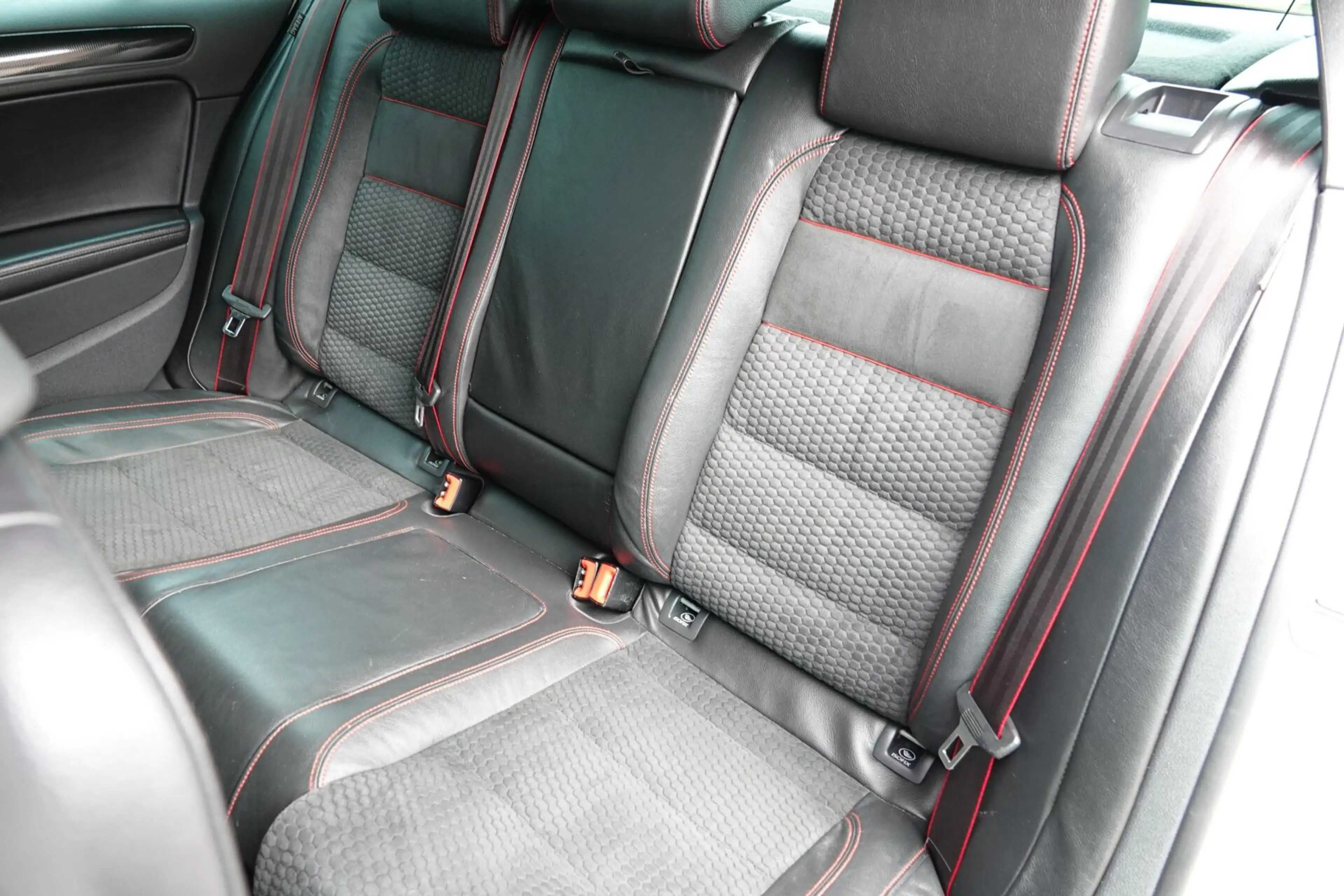 Volkswagen Golf GTI 2.0 Edition 35 TREKHAAK CAMERA DYNAUDIO — photo 16