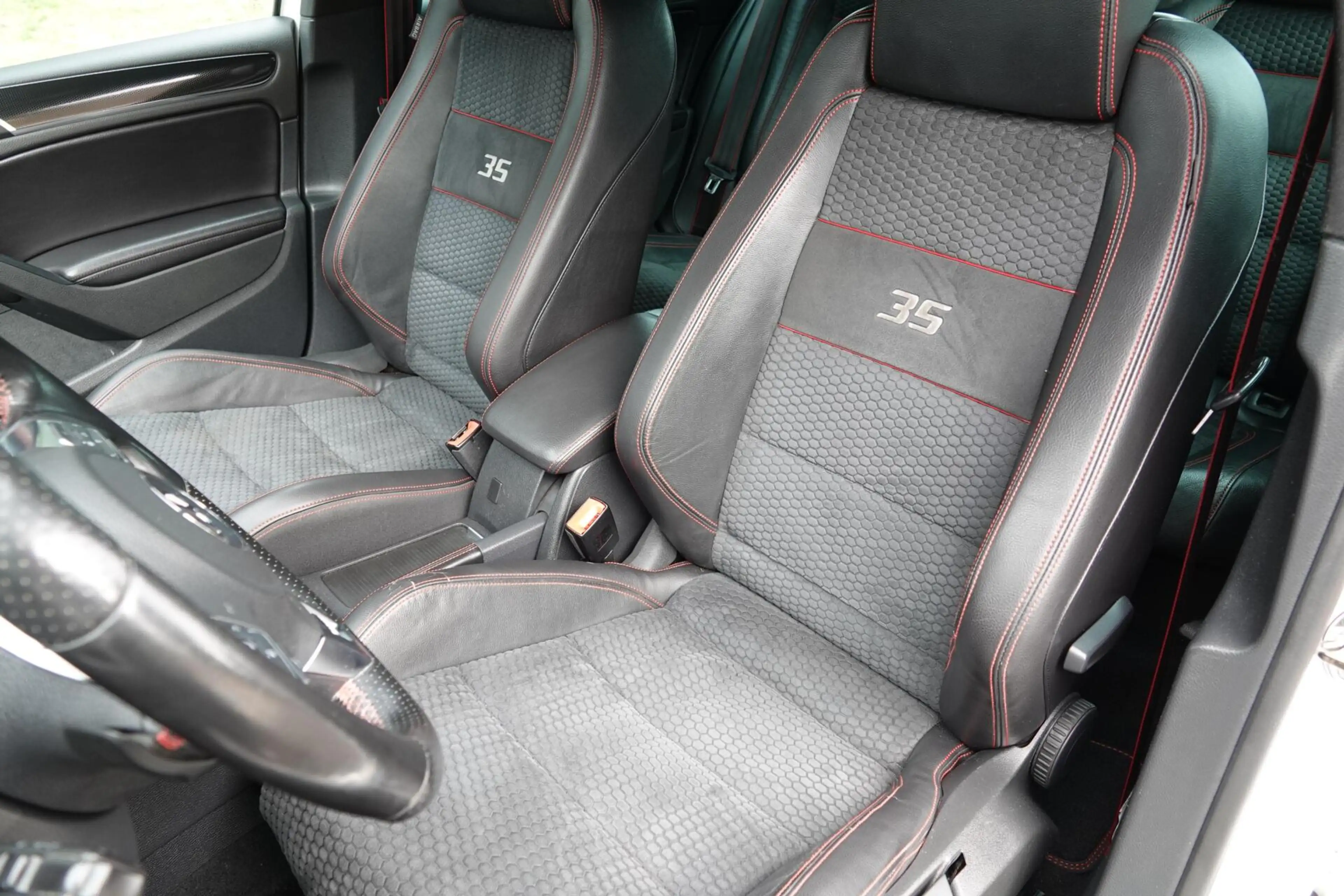 Volkswagen Golf GTI 2.0 Edition 35 TREKHAAK CAMERA DYNAUDIO — photo 9