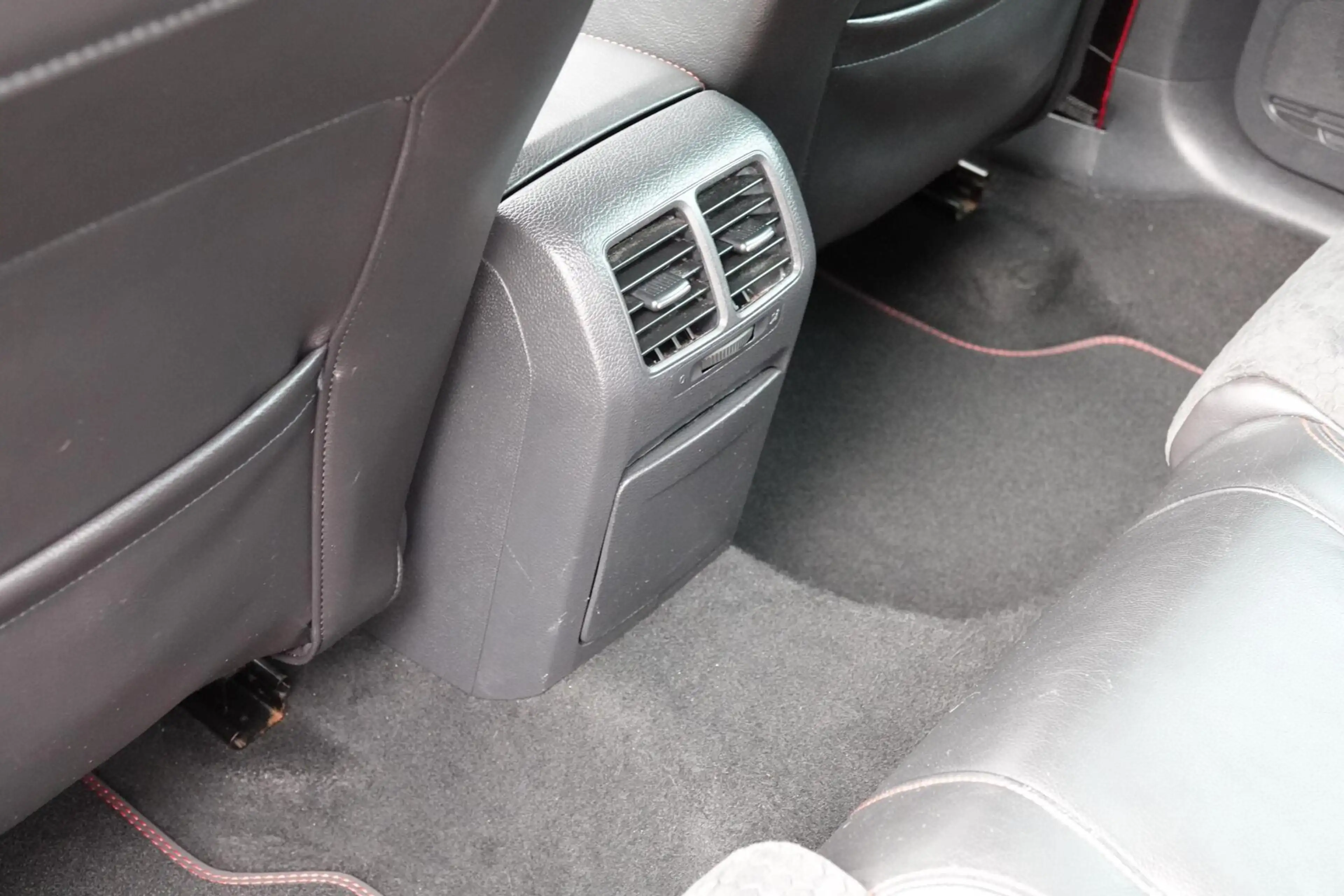Volkswagen Golf GTI 2.0 Edition 35 TREKHAAK CAMERA DYNAUDIO — photo 33