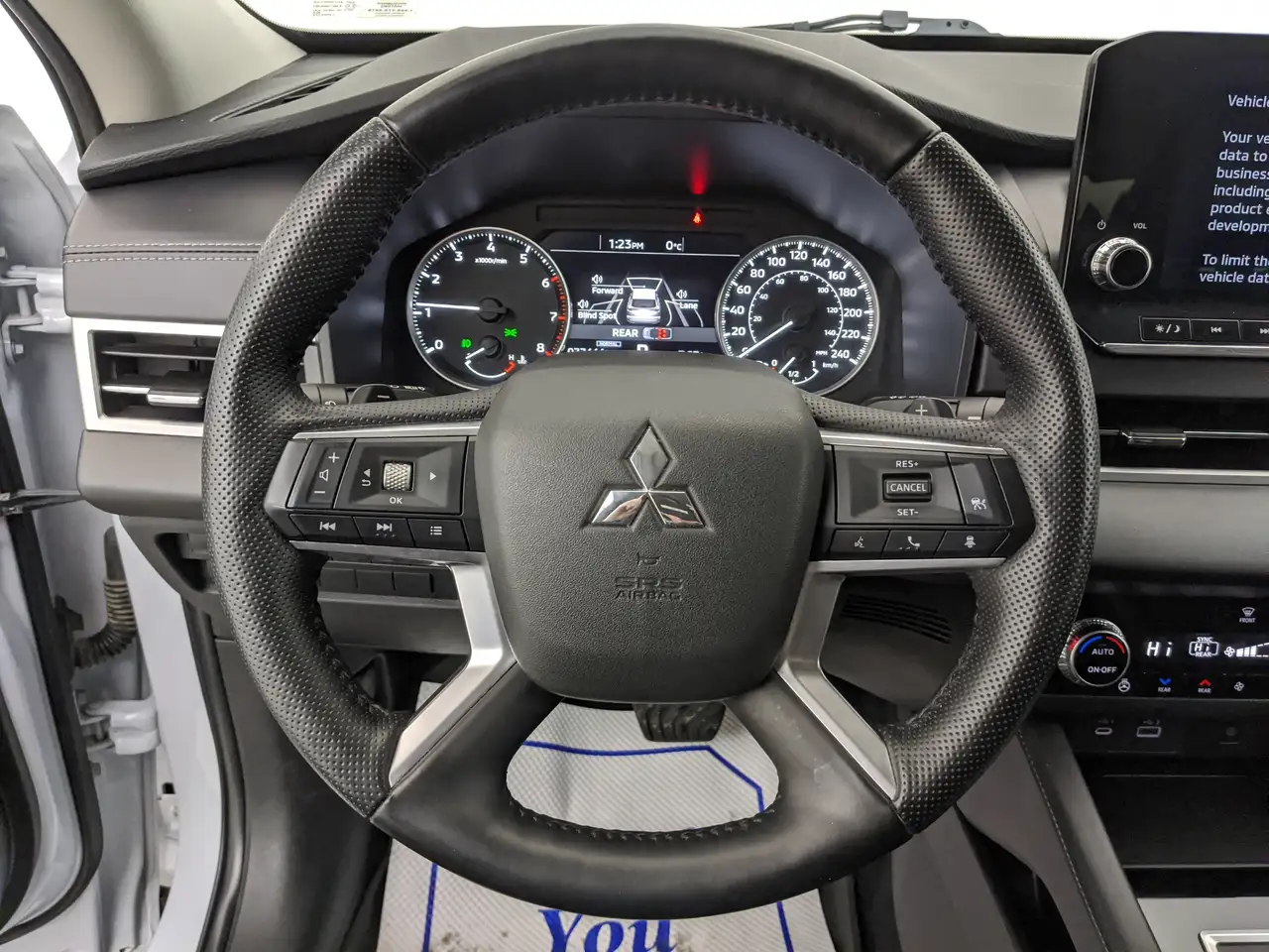 Mitsubishi Outlander снимка Mitsubishi Outlander