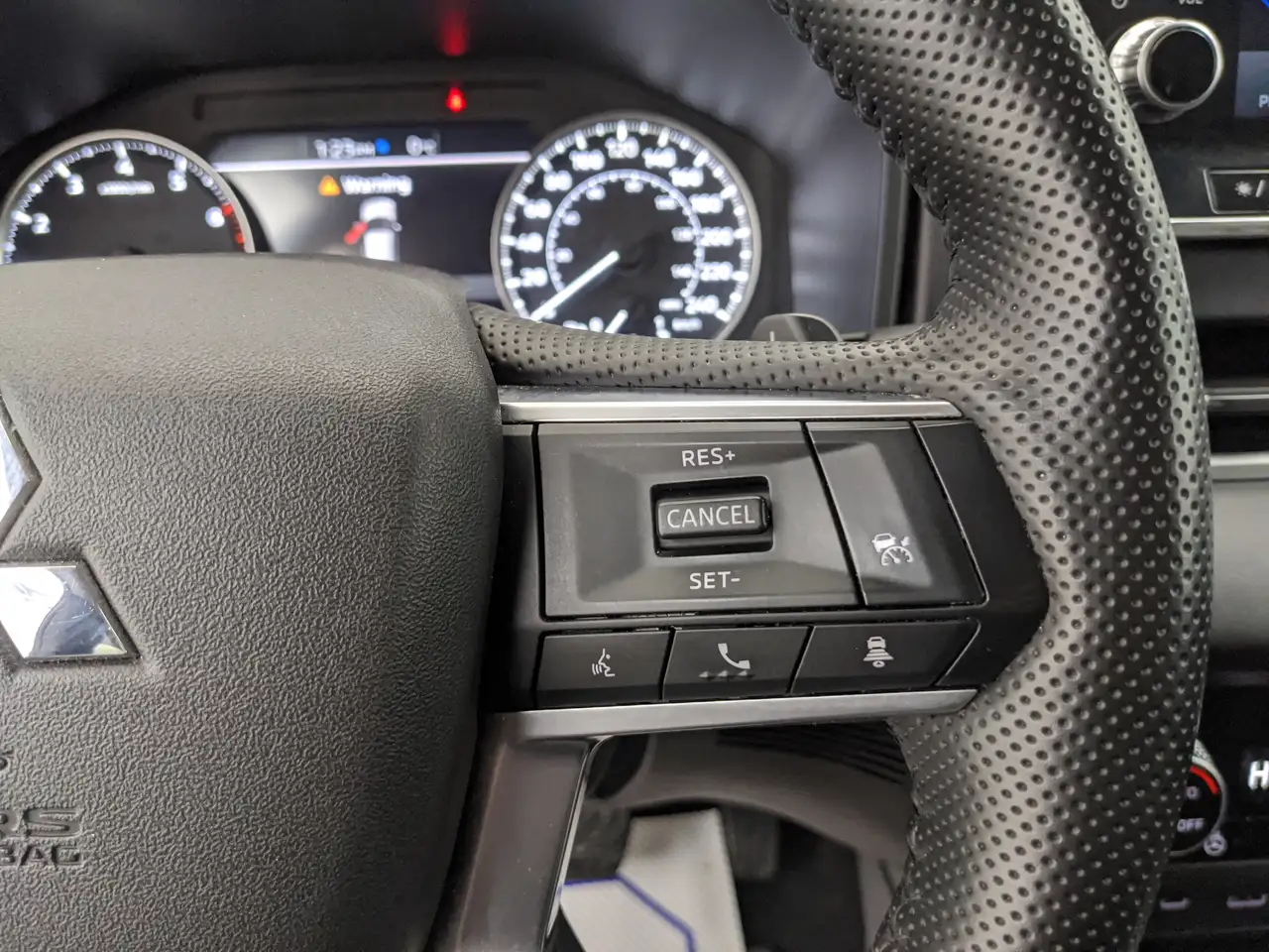 Mitsubishi Outlander снимка Mitsubishi Outlander