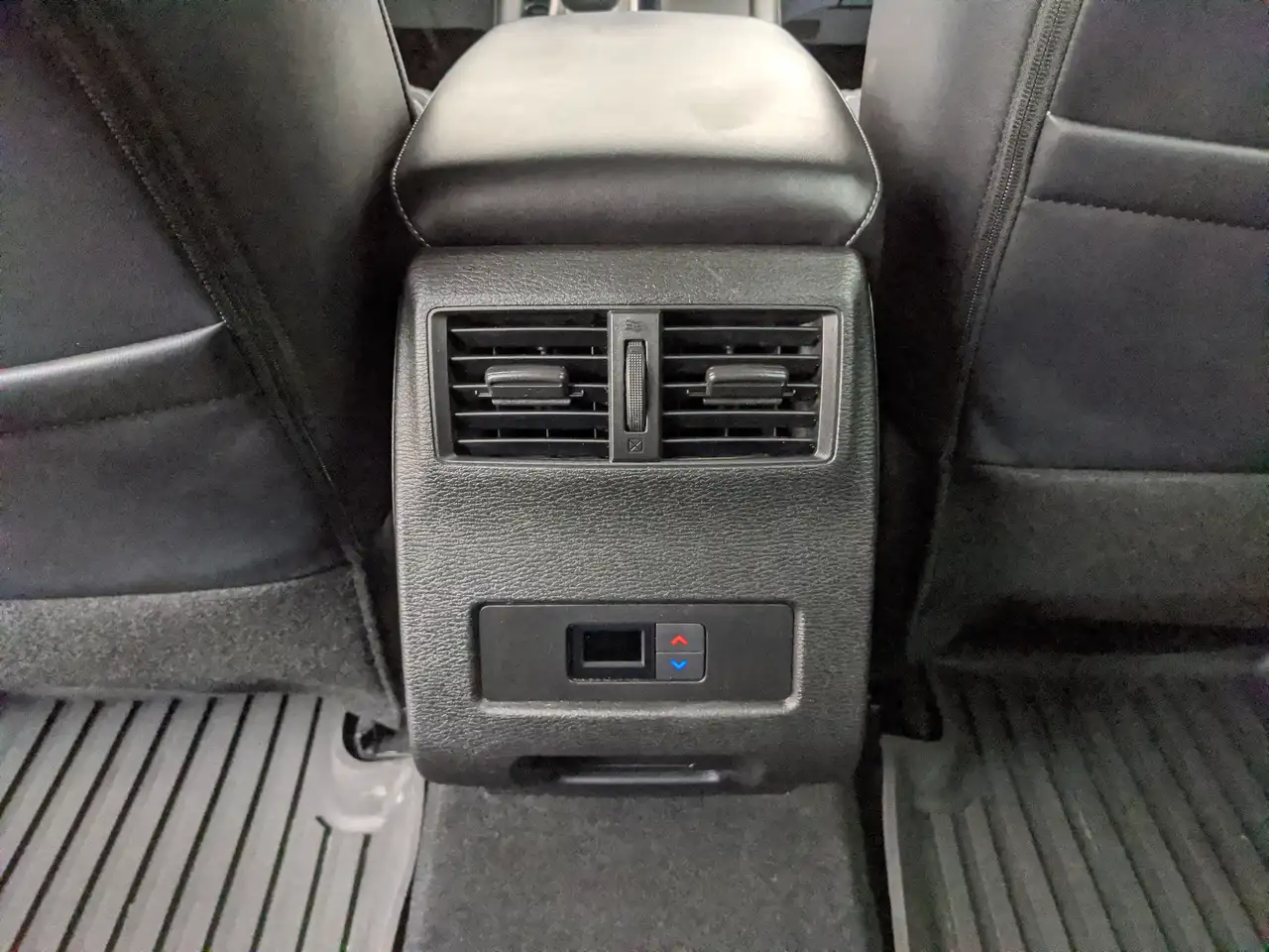Mitsubishi Outlander снимка Mitsubishi Outlander