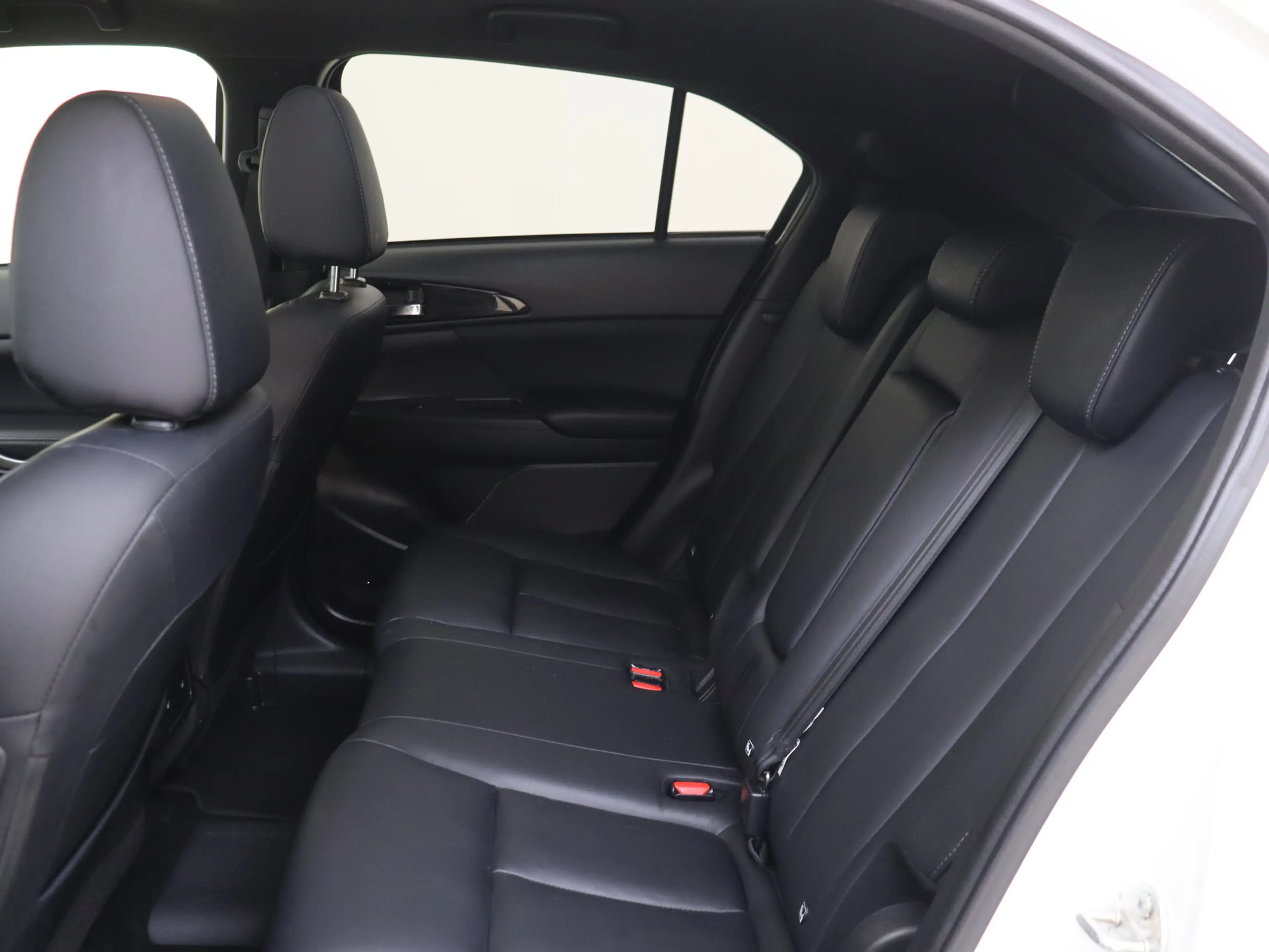 Mitsubishi Eclipse Cross 2.4 PHEV Instyle | Leder | Trekhaak | Camera | Car — photo 12