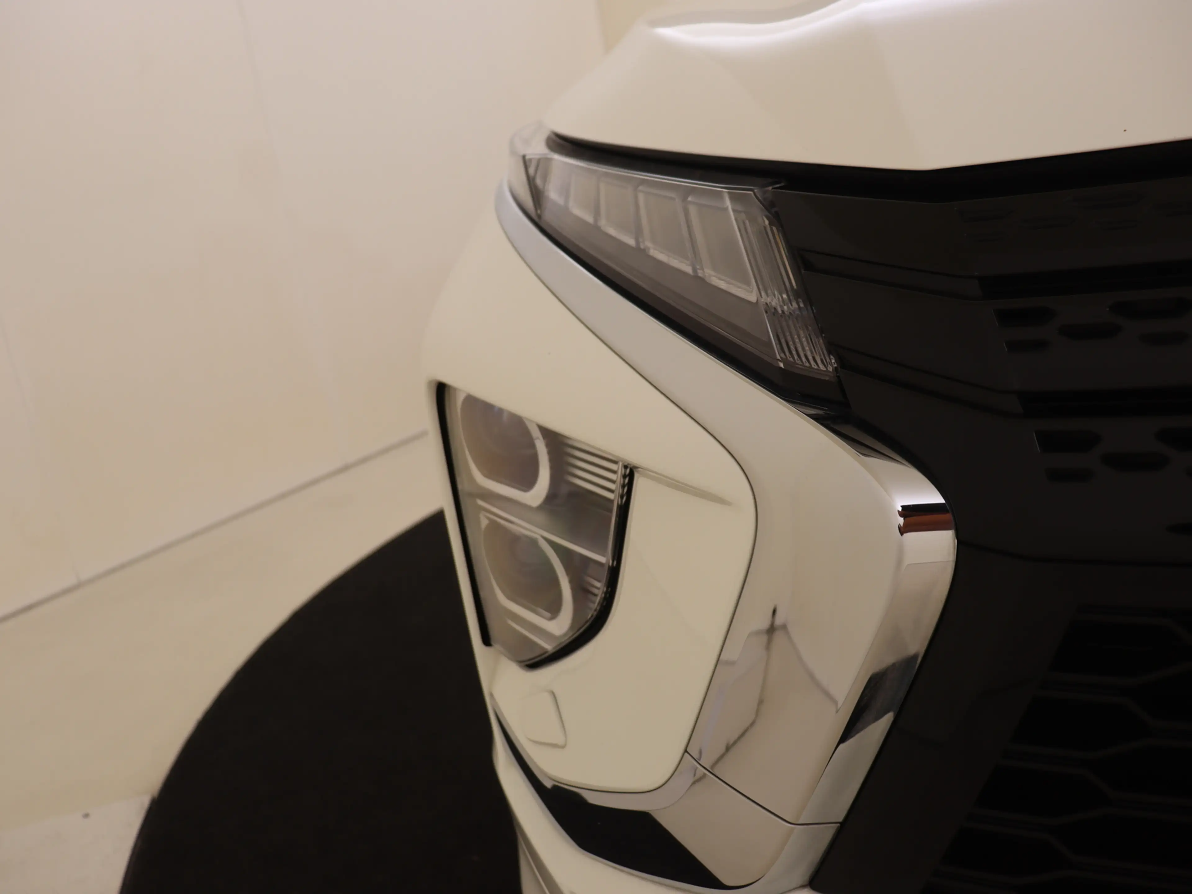 Mitsubishi Eclipse Cross 2.4 PHEV Instyle | Leder | Trekhaak | Camera | Car — photo 13