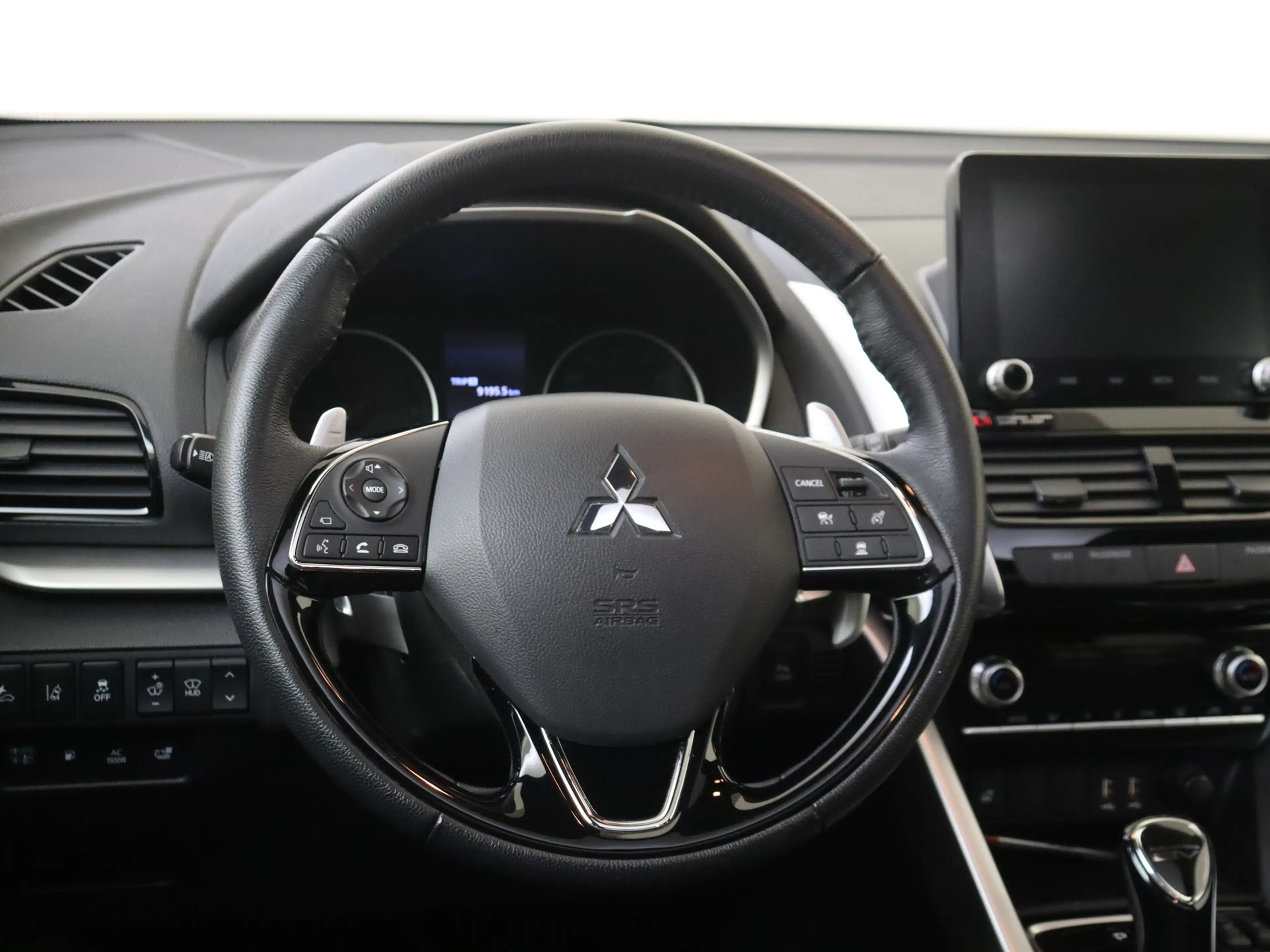 Mitsubishi Eclipse Cross 2.4 PHEV Instyle | Leder | Trekhaak | Camera | Car — photo 6