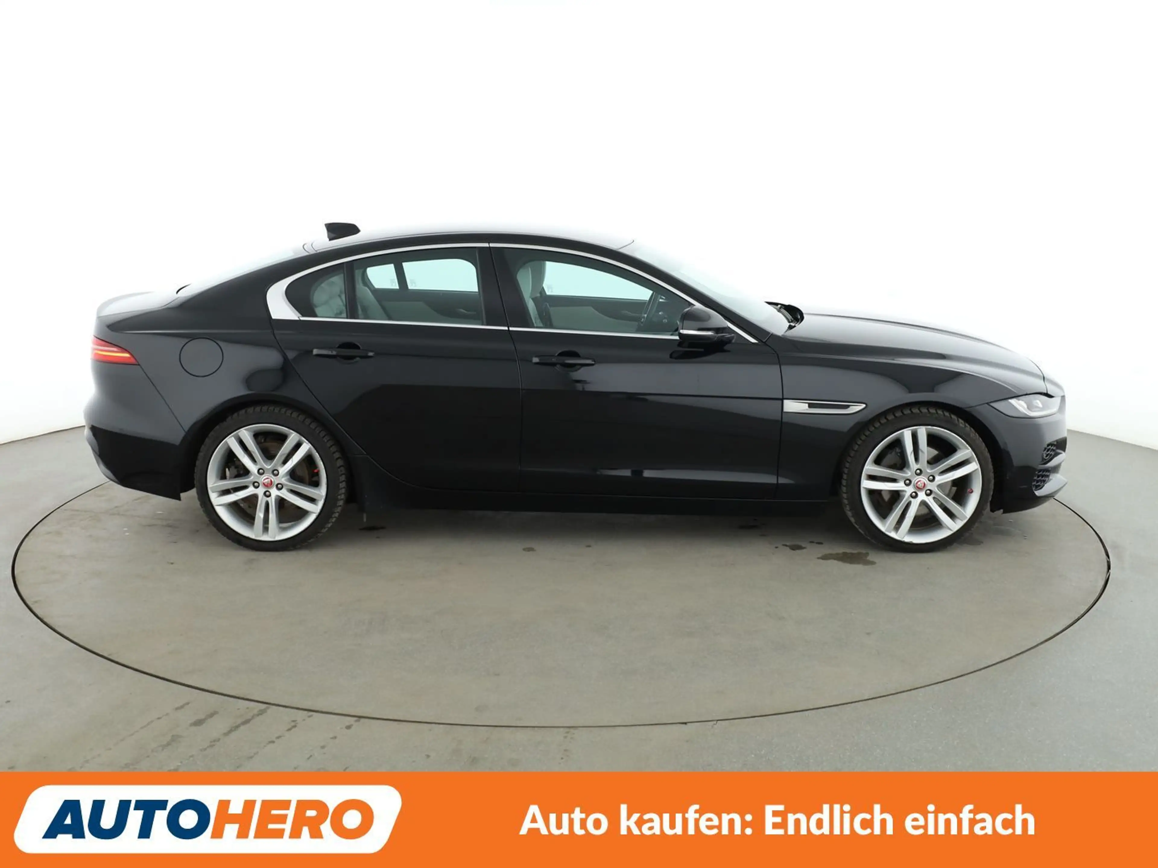 Jaguar XE 25t SE Aut.*NAVI*TEMPO*CAM*PDC*SHZ*KLIMA* — photo 7