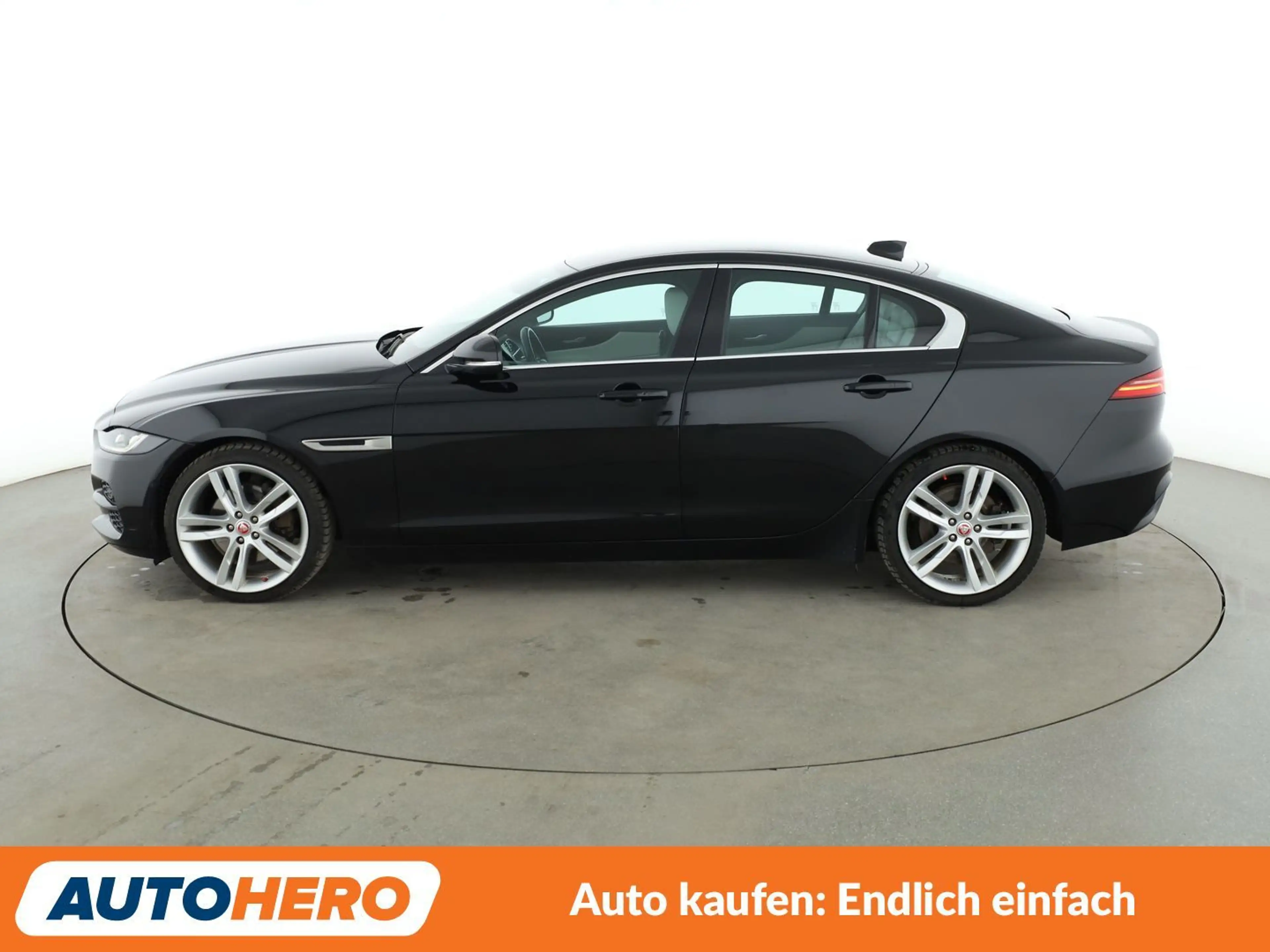Jaguar XE 25t SE Aut.*NAVI*TEMPO*CAM*PDC*SHZ*KLIMA* — photo 3