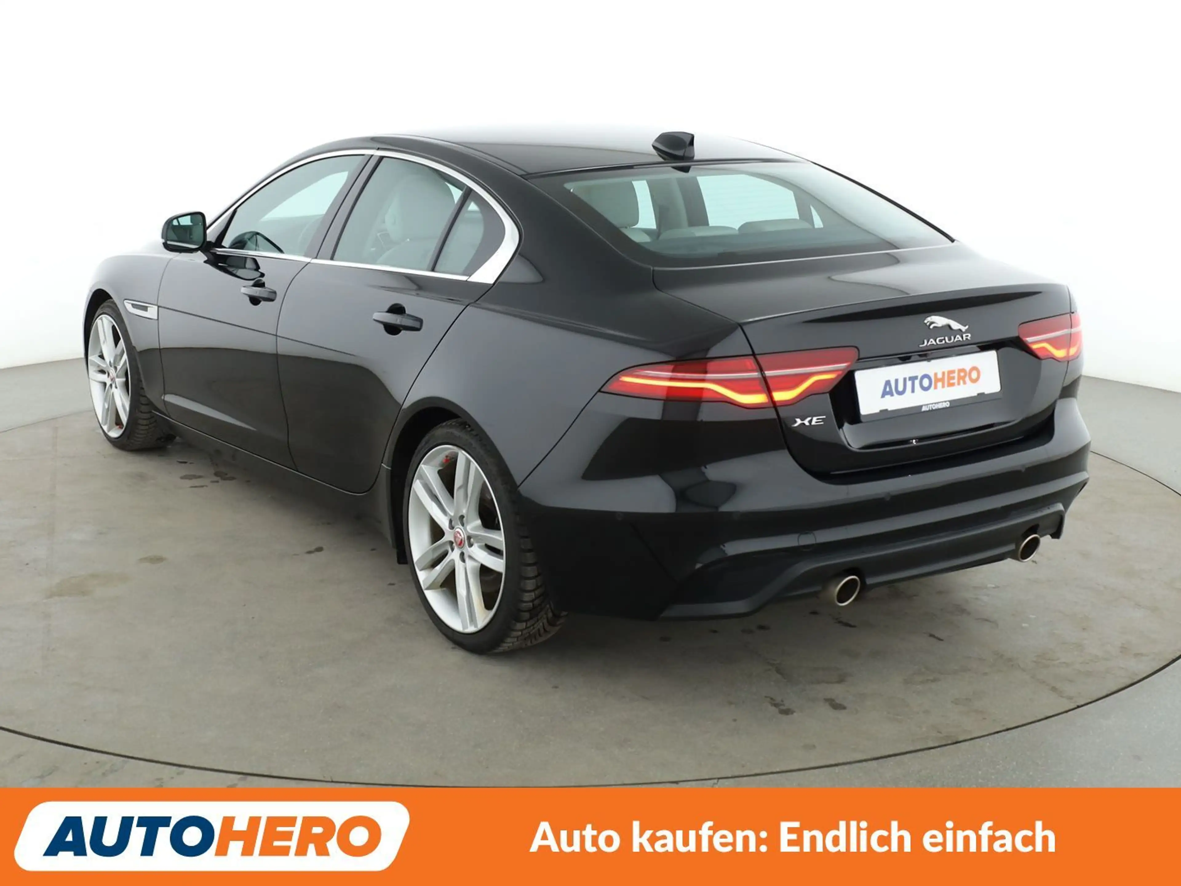 Jaguar XE 25t SE Aut.*NAVI*TEMPO*CAM*PDC*SHZ*KLIMA* — photo 4