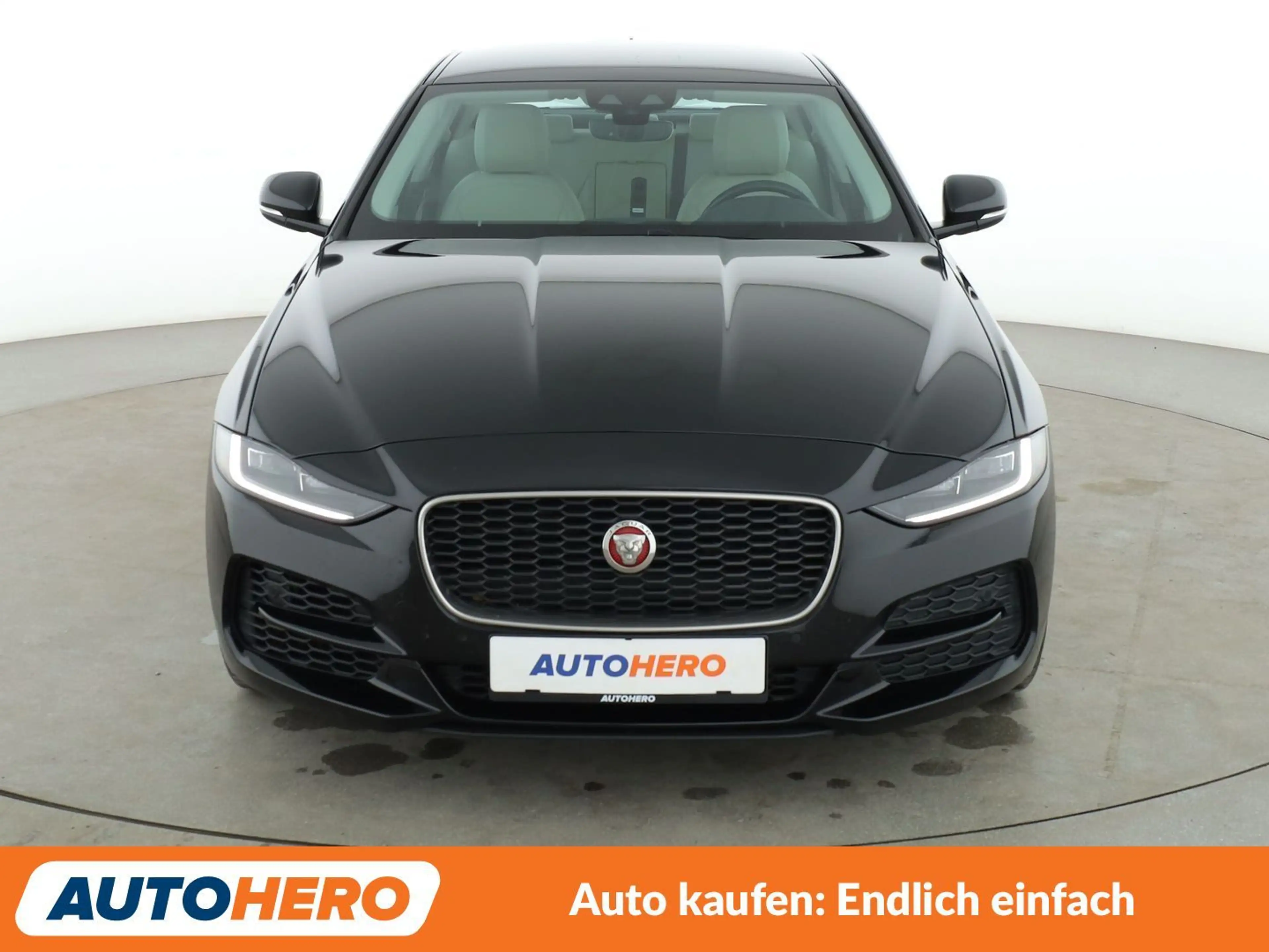 Jaguar XE 25t SE Aut.*NAVI*TEMPO*CAM*PDC*SHZ*KLIMA* — photo 9