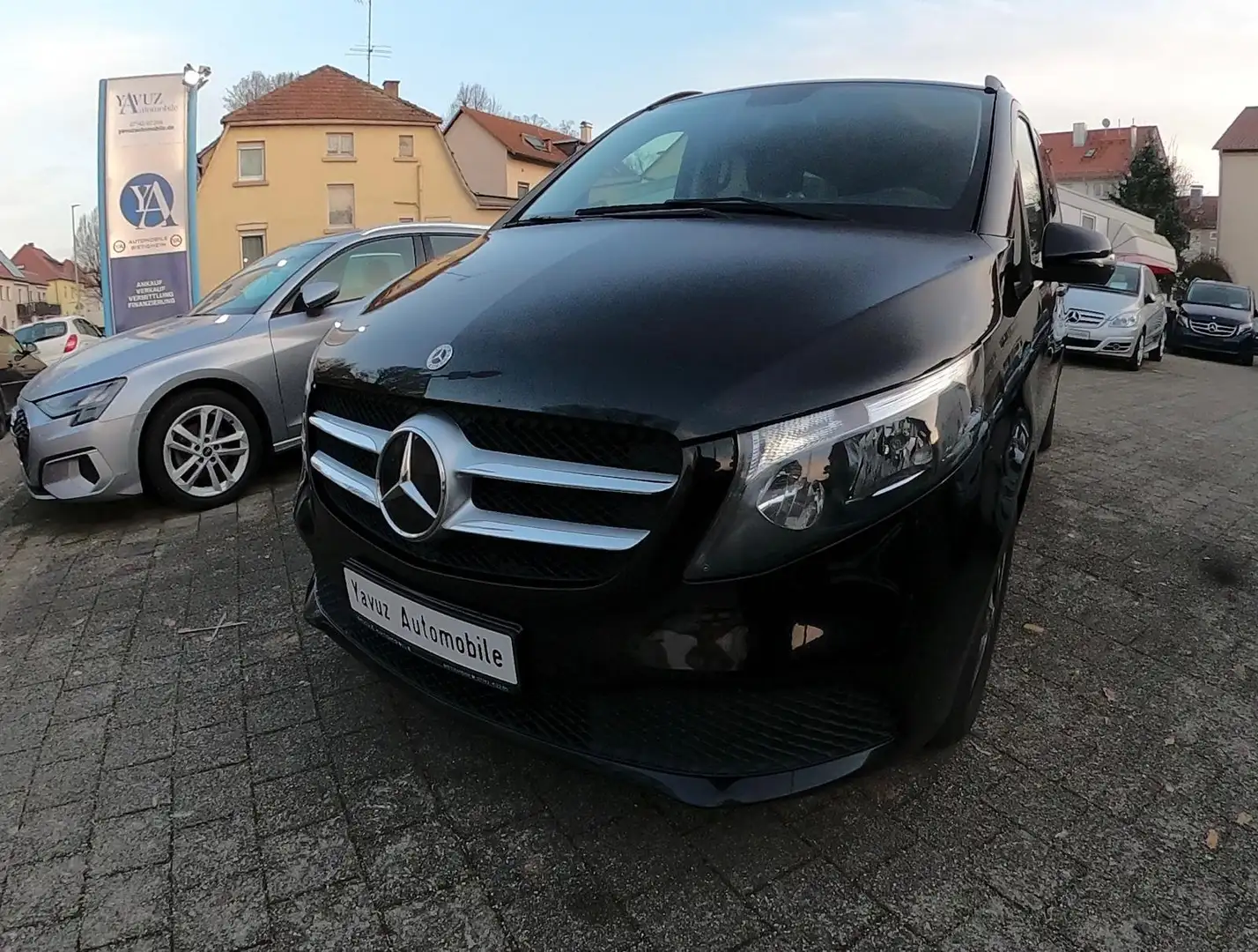 Mercedes-Benz V 220 d RISE lang (447.813) Noir - 1