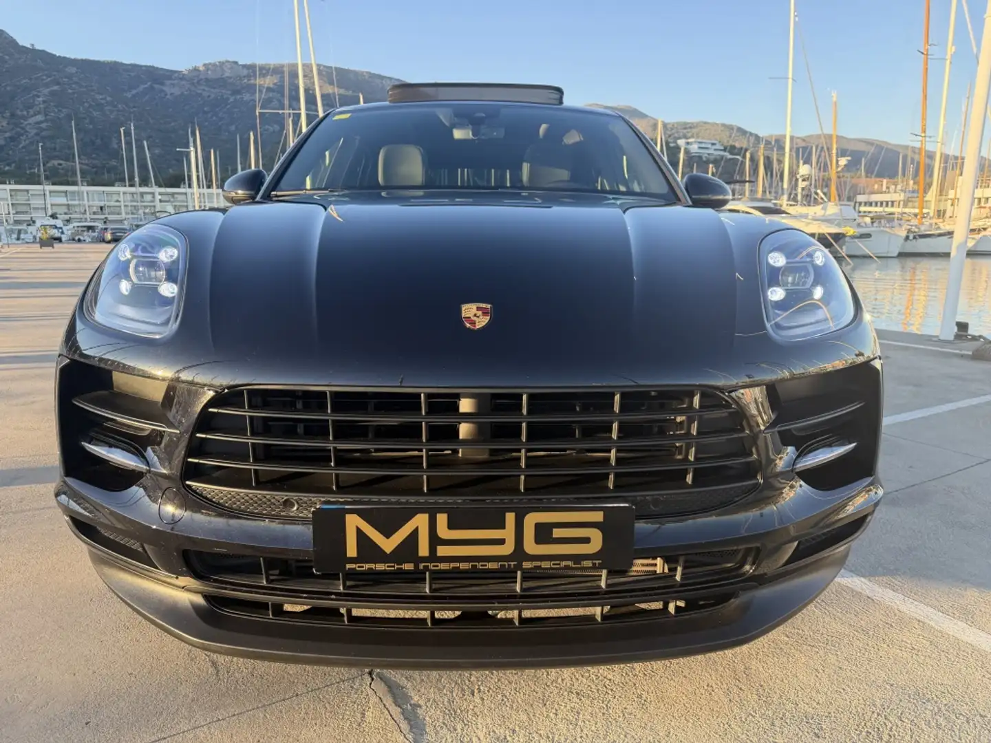 Porsche Macan Aut. Negro - 2