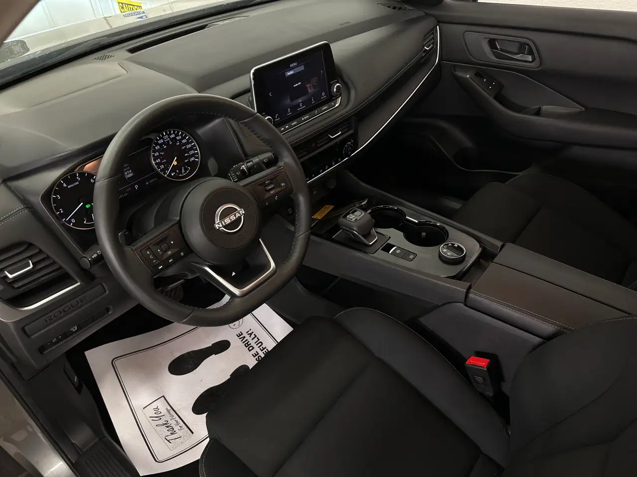 Nissan Rogue снимка Nissan Rogue