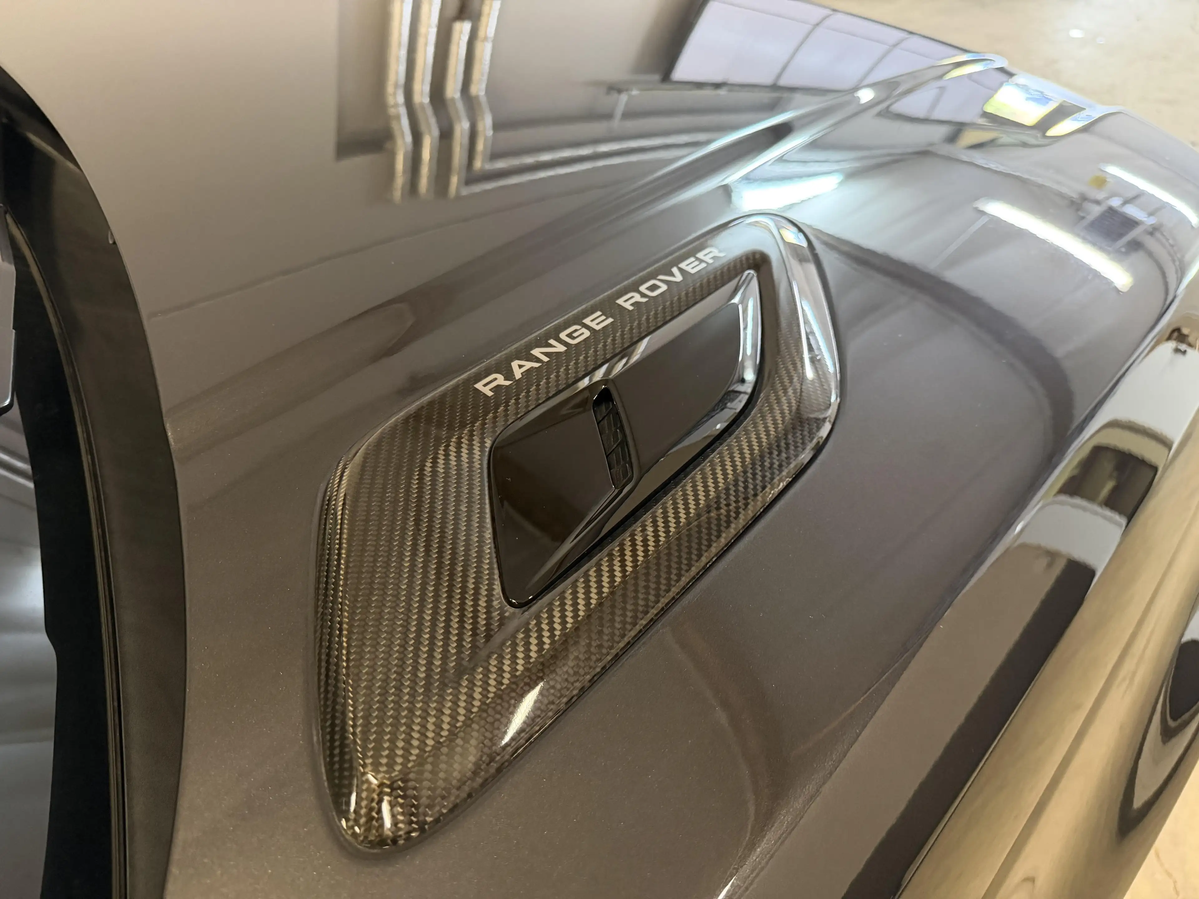 Land Rover Range Rover Sport P400 HST — photo 8
