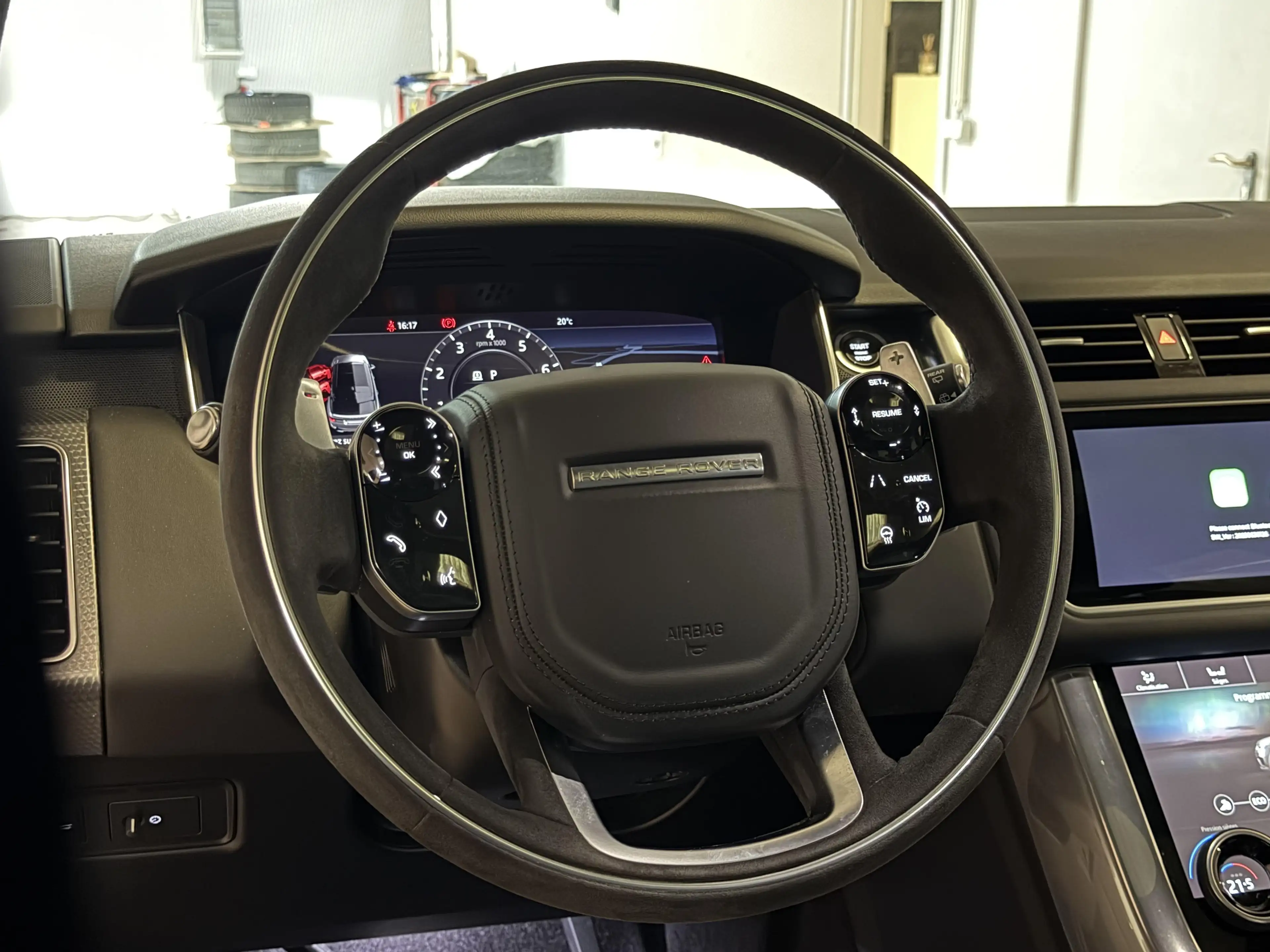 Land Rover Range Rover Sport P400 HST — photo 14
