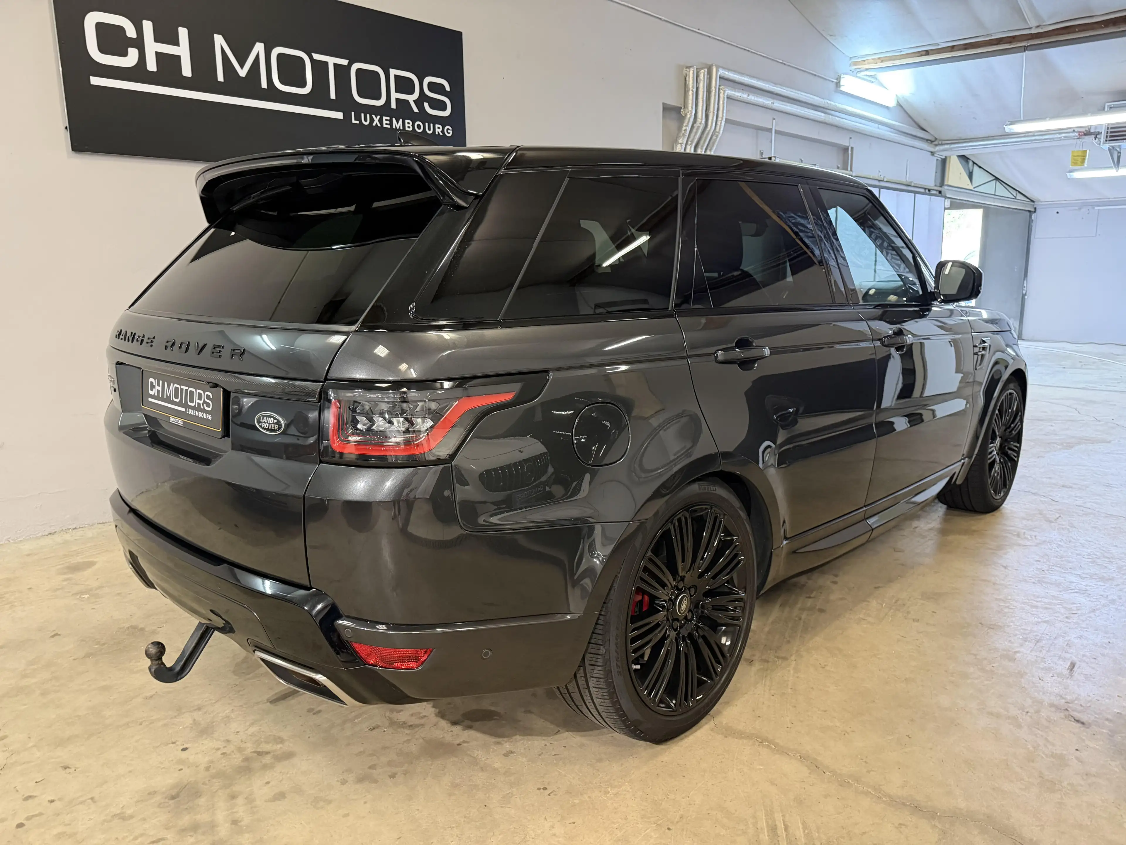 Land Rover Range Rover Sport P400 HST — photo 7