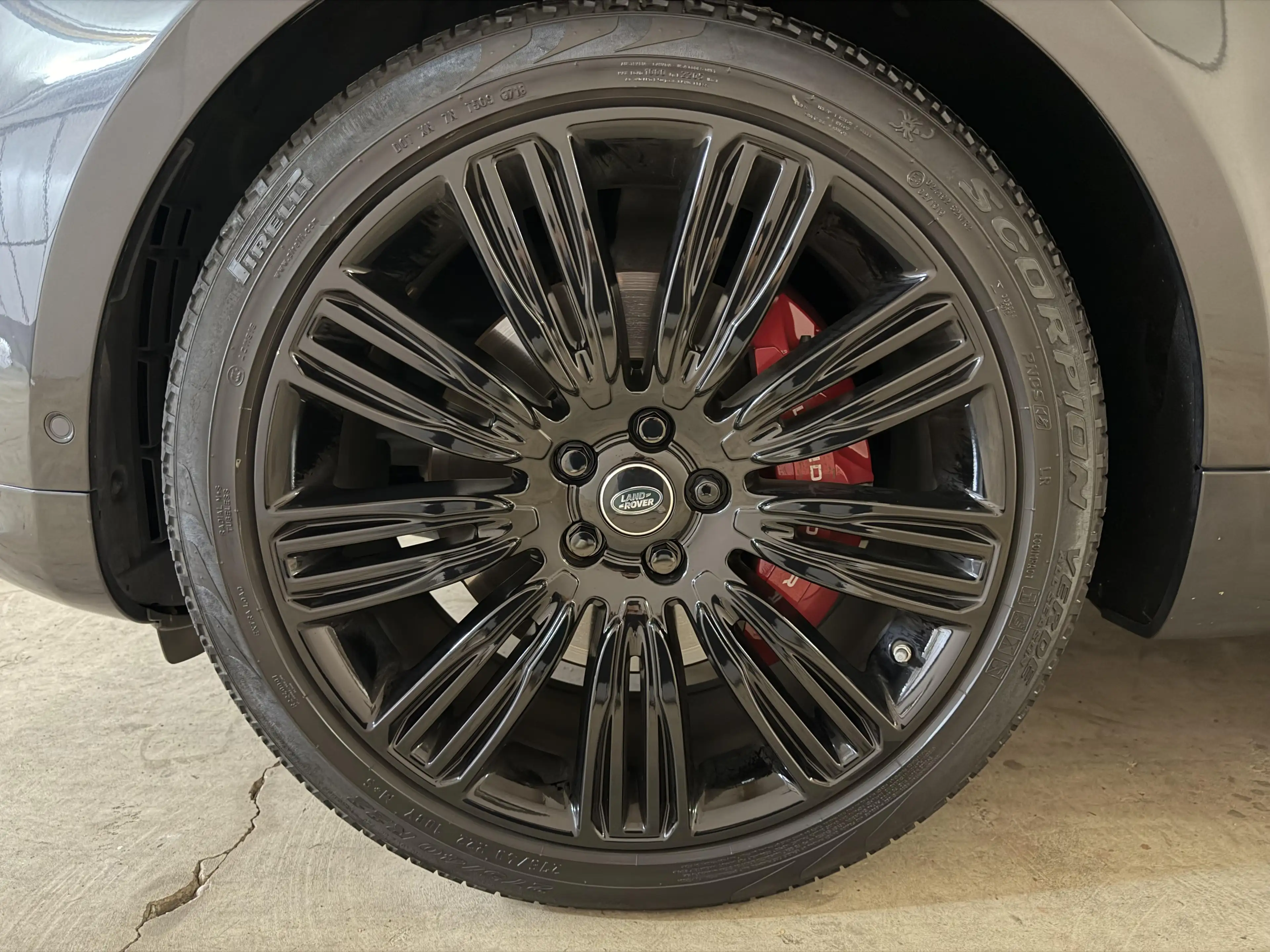 Land Rover Range Rover Sport P400 HST — photo 4