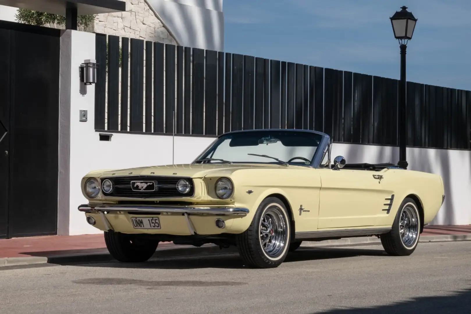 Ford Mustang 289 Cabrio Geel - 1