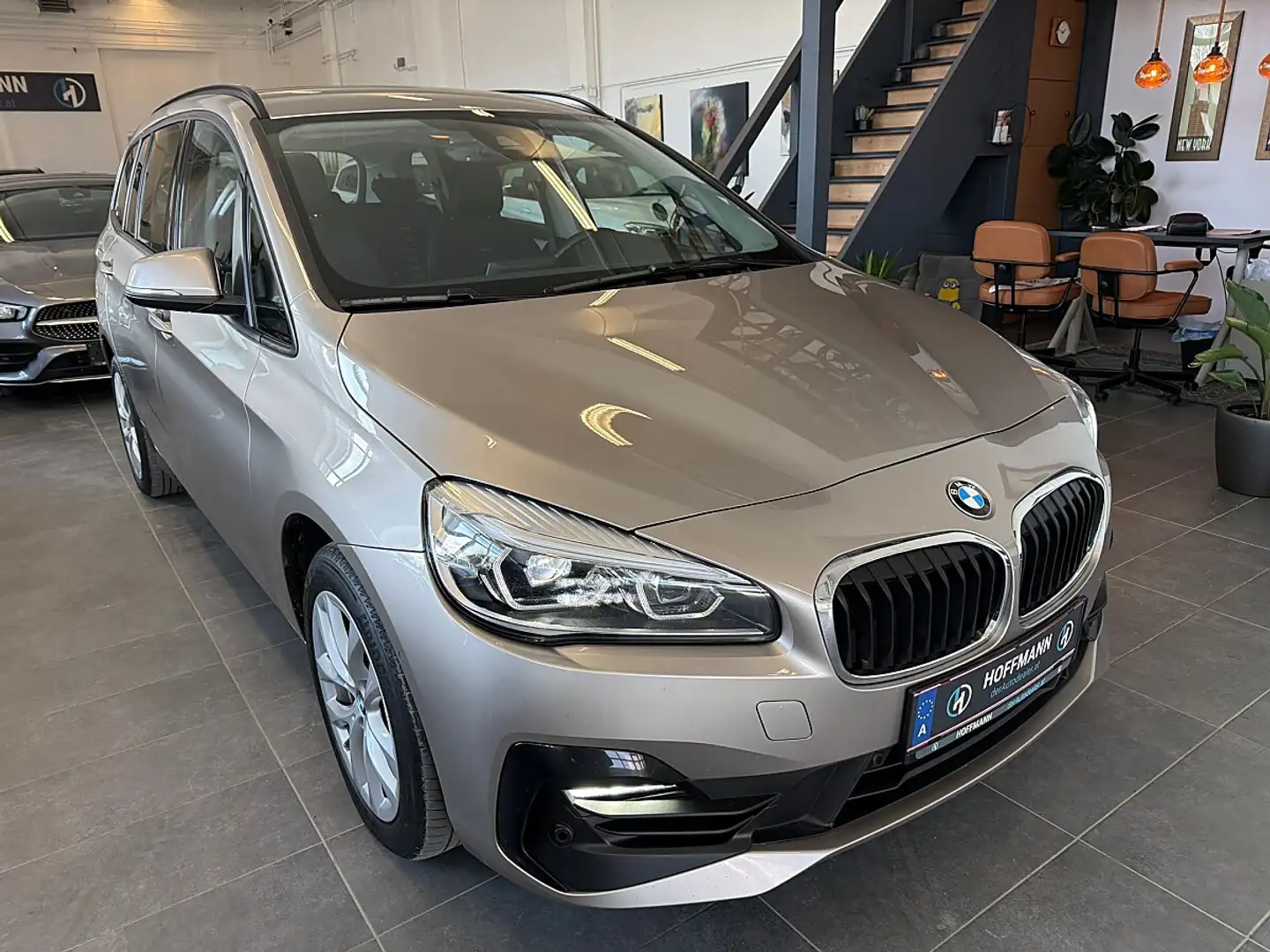 BMW 216 d Gran Tourer Aut. 7-Sitzer, AHK, Sportsitze, Navi Beige - 1