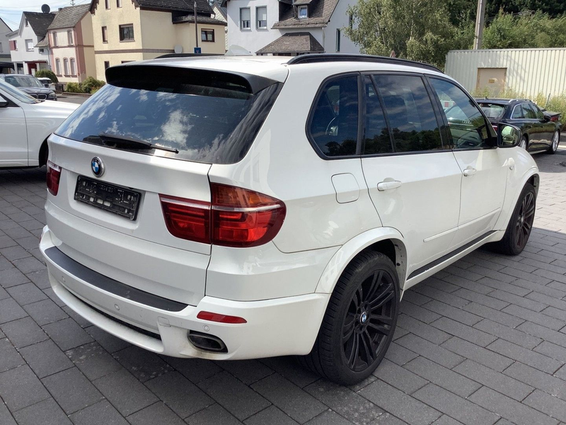 BMW X5 xDrive 40 d M Sportpaket Head-up Keylees Pano — photo 4