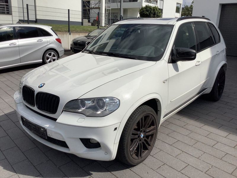 BMW X5 xDrive 40 d M Sportpaket Head-up Keylees Pano