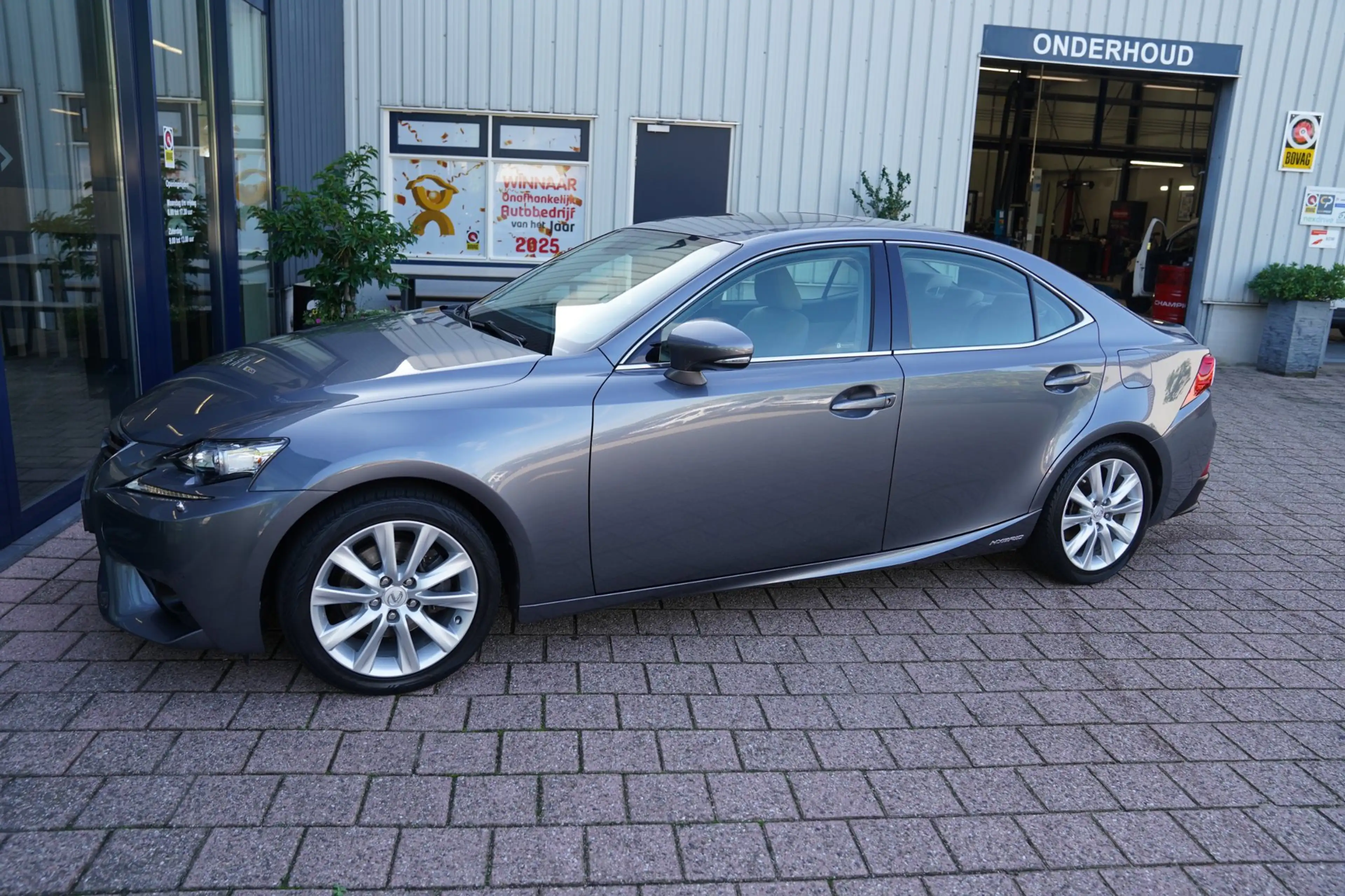 Lexus IS 300 300h Hybrid|Prijs incl. 12 mnd garantie| Automaat — photo 10