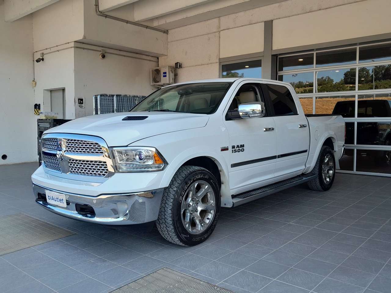 RAM 1500 Ram 4x4 Ram 5.7 V8 Crew Cab MB LaRamie Gpl 395cv at8