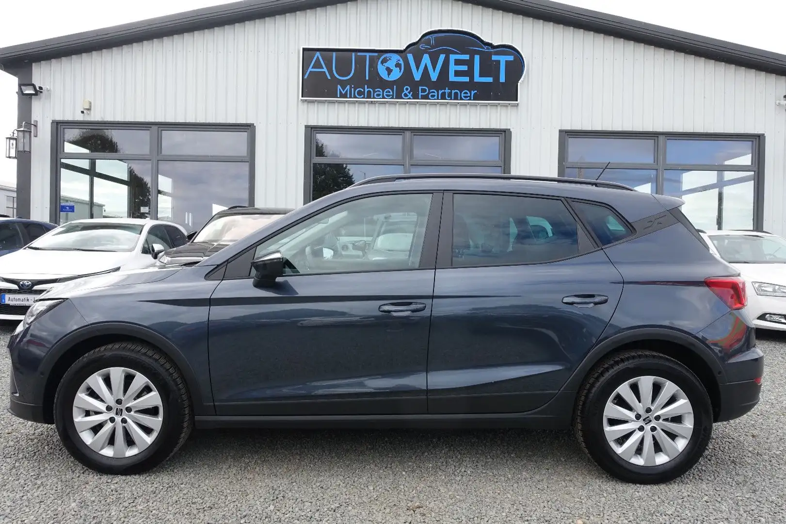 SEAT Arona 1.0 KLIMAAUT LED APP KAM 360°PDC DAB 16 Grau - 1