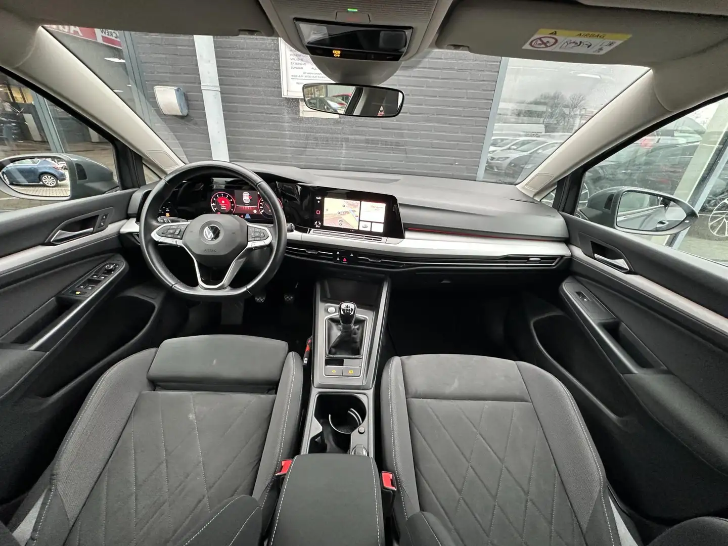 Volkswagen Golf 1.5 TSI Life Business/1STE EIG/SFEERVERLICHT/CARPL Grau - 2