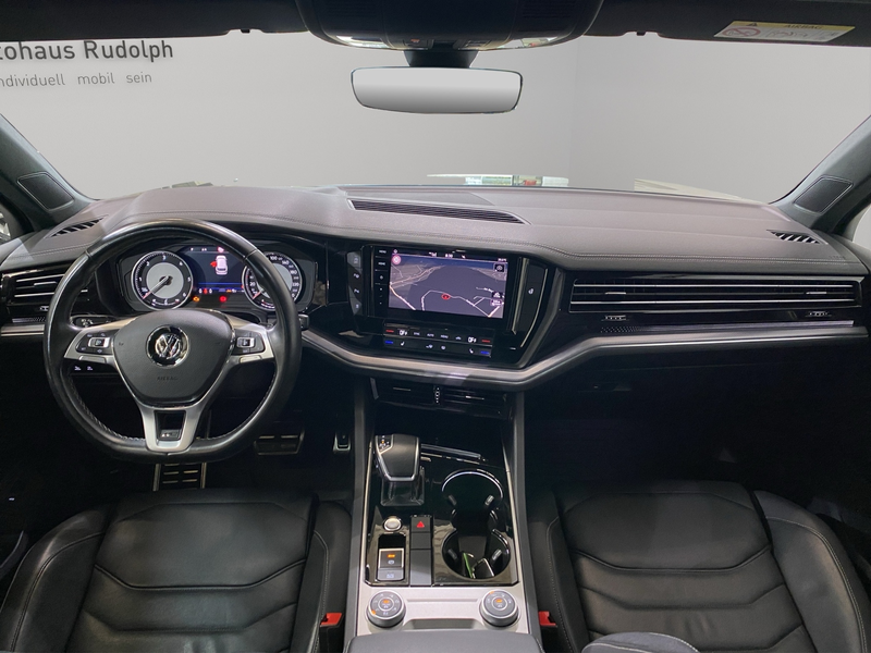 Volkswagen Touareg V6 3.0 TDI 4Motion Automatik R-Line — photo 6