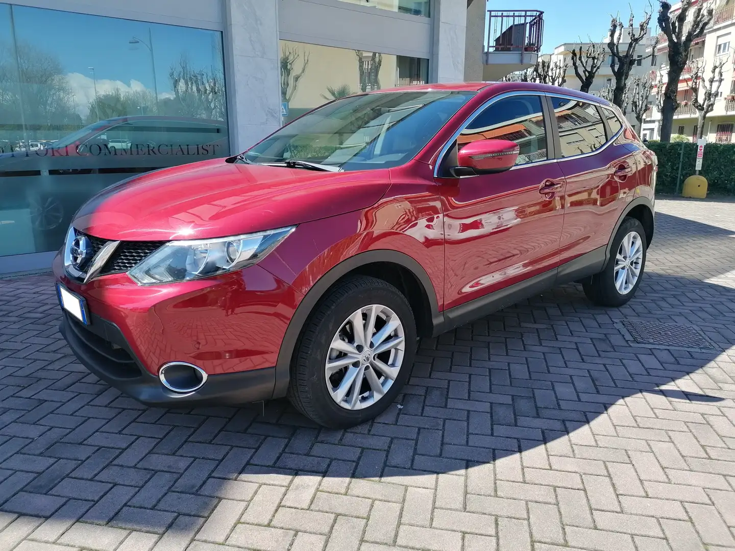 Nissan Qashqai Qashqai 1.5 dci N-Vision 110cv Rosso - 1