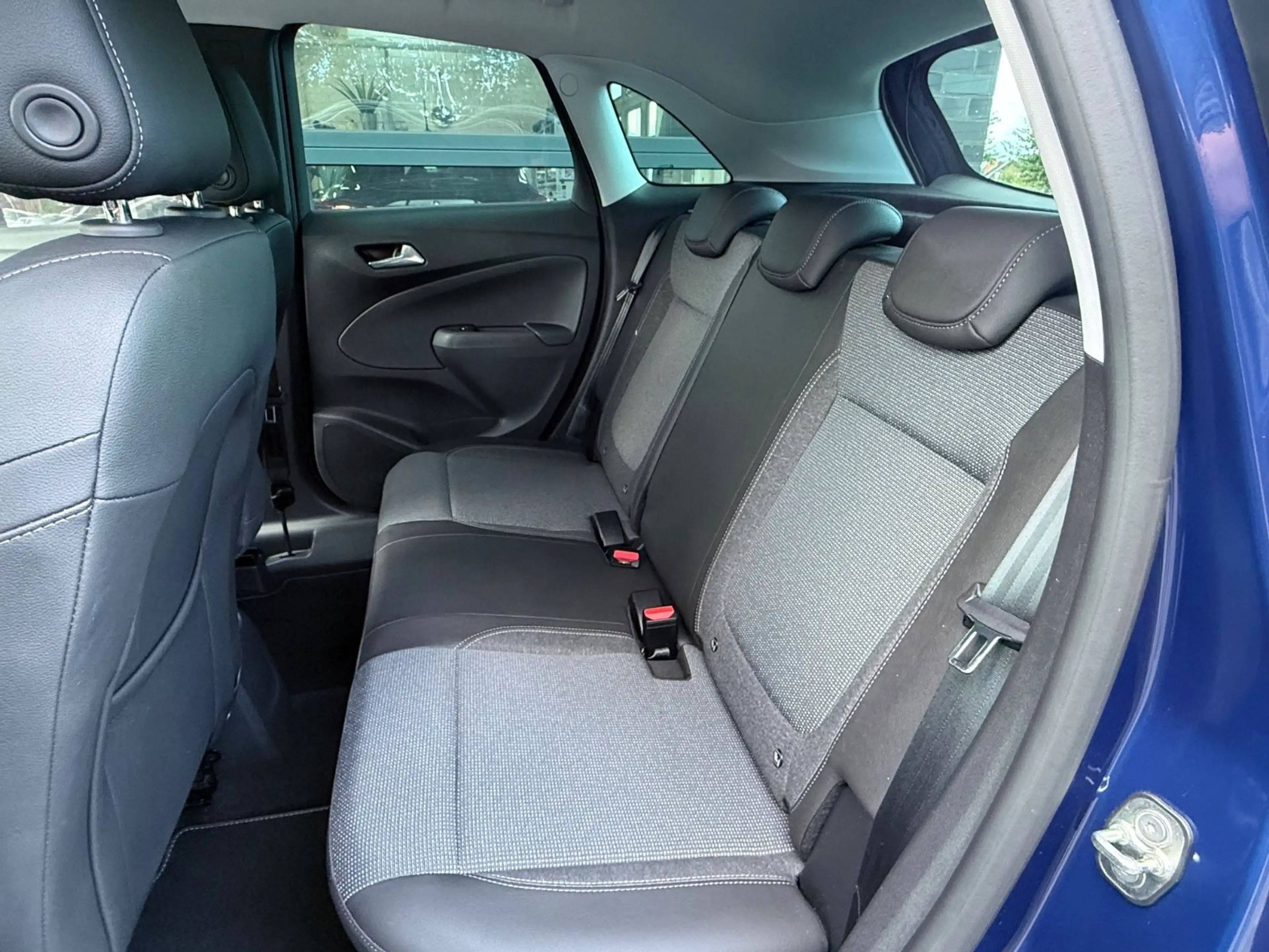 Opel Crossland X Elegance — photo 15
